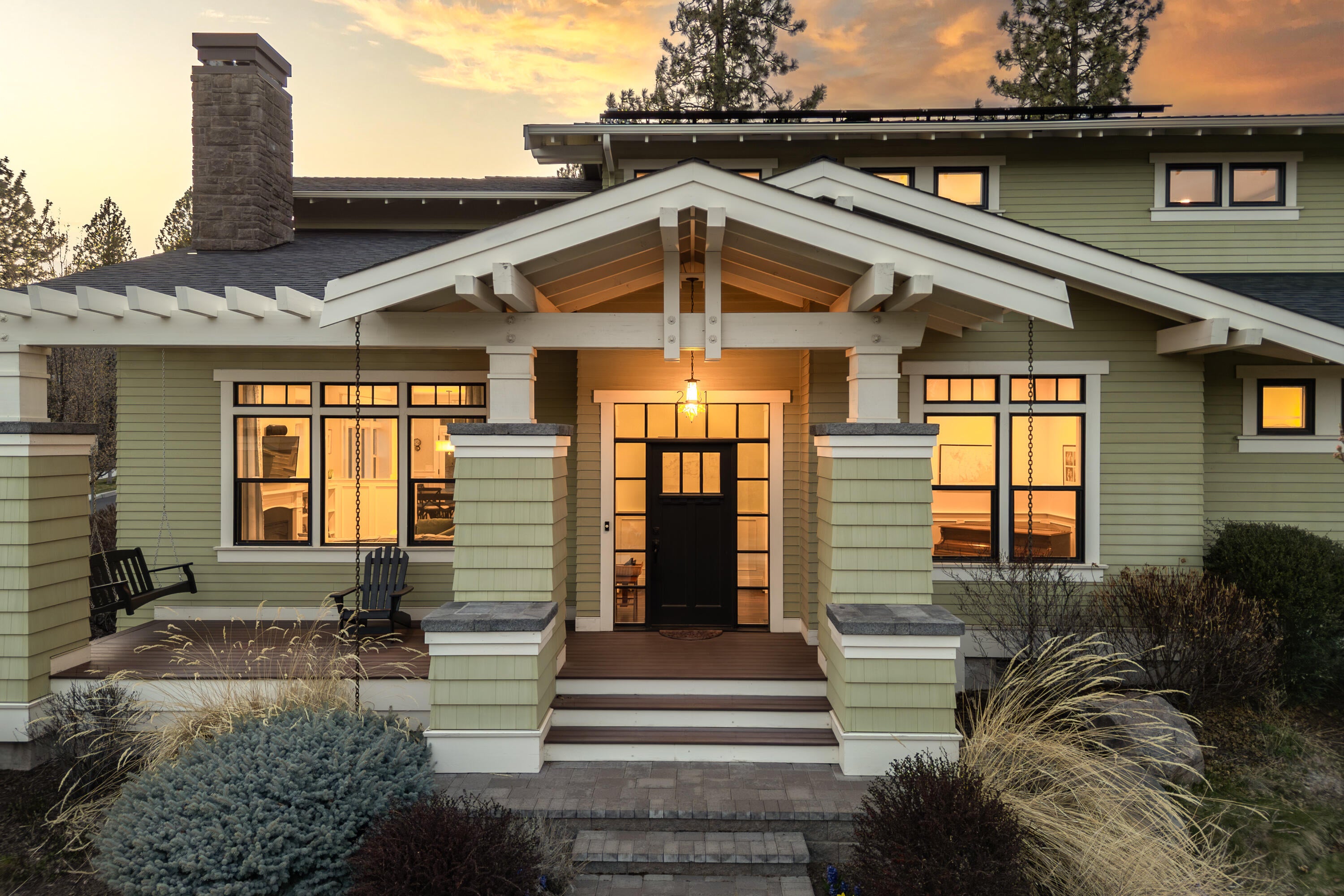 Bend, Oregon, 97703, United States, 4 Bedrooms Bedrooms, ,3 BathroomsBathrooms,Residential,Active,1764459