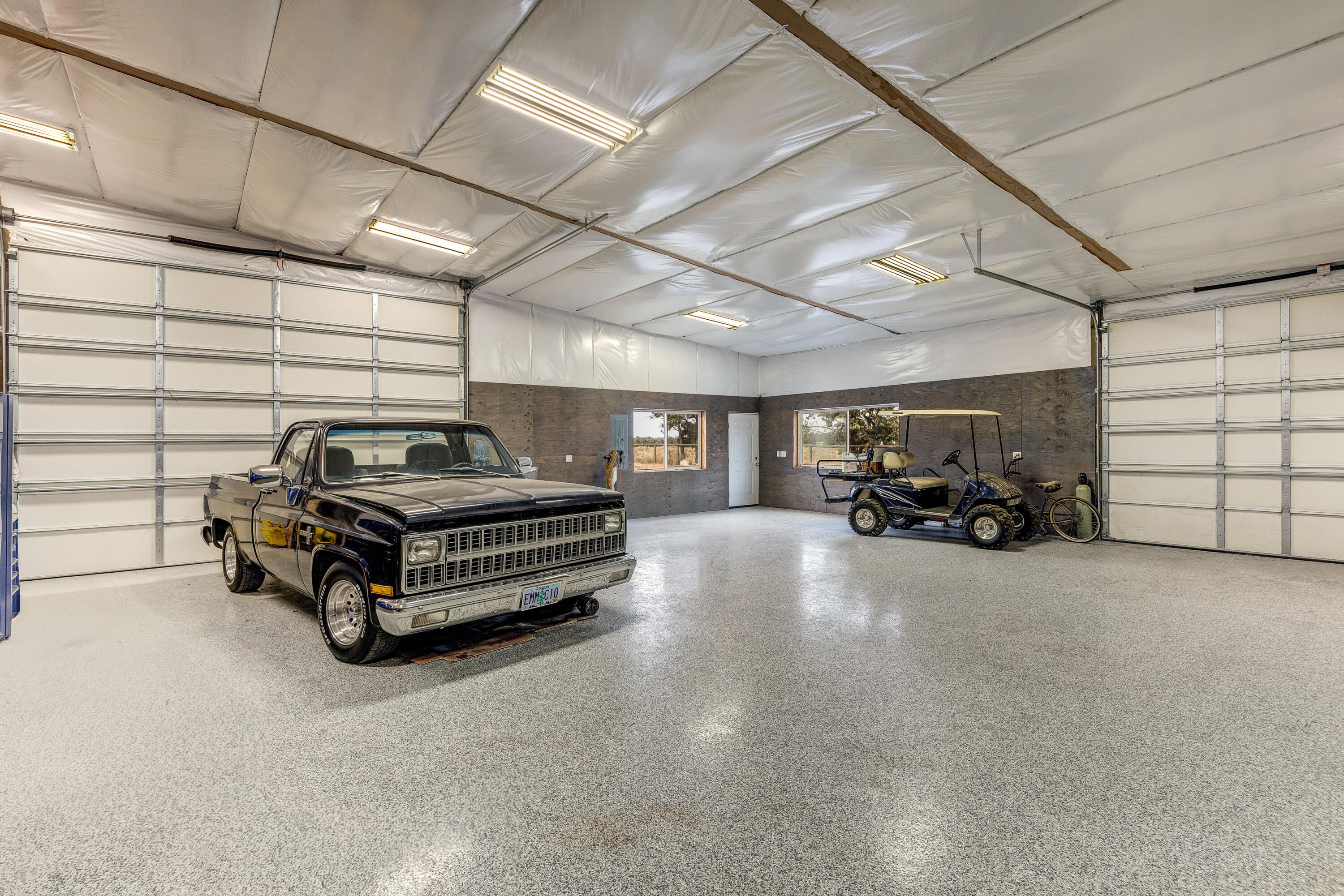 Bend, Oregon, 97703, United States, 3 Bedrooms Bedrooms, ,3 BathroomsBathrooms,Residential,Active,1953693