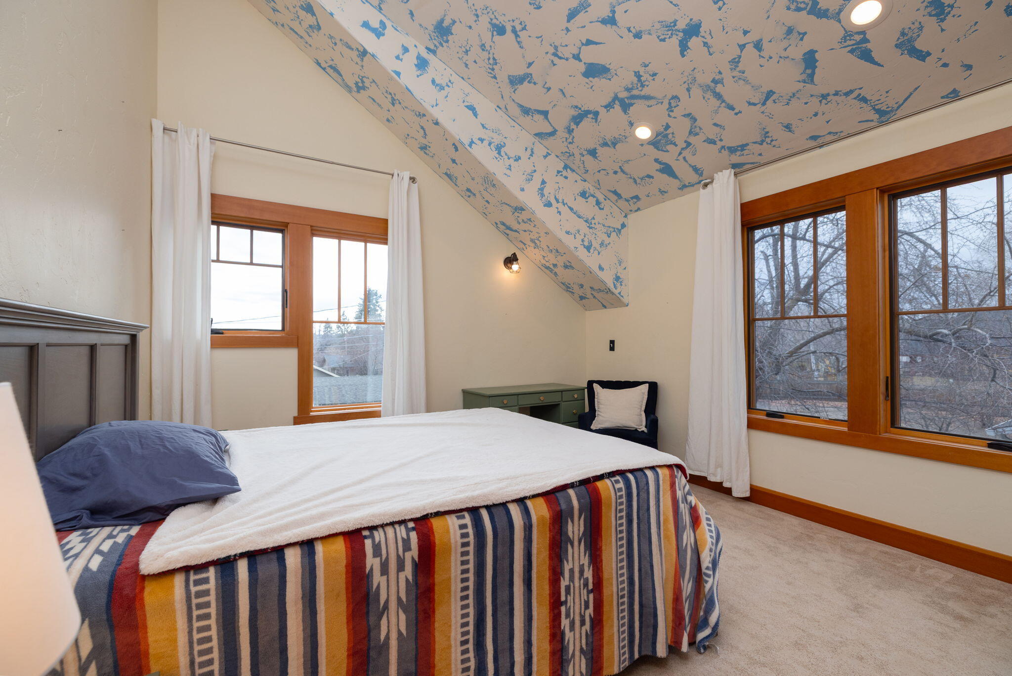 Bend, Oregon, 97703, United States, 4 Bedrooms Bedrooms, ,4 BathroomsBathrooms,Residential,Active,1996273