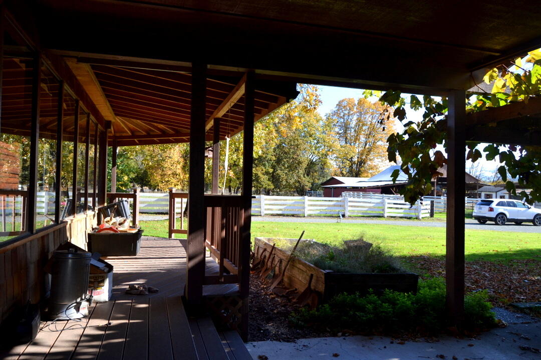 Grants Pass, Oregon, 97526, United States, 4 Bedrooms Bedrooms, ,2 BathroomsBathrooms,Residential,Active,1973303