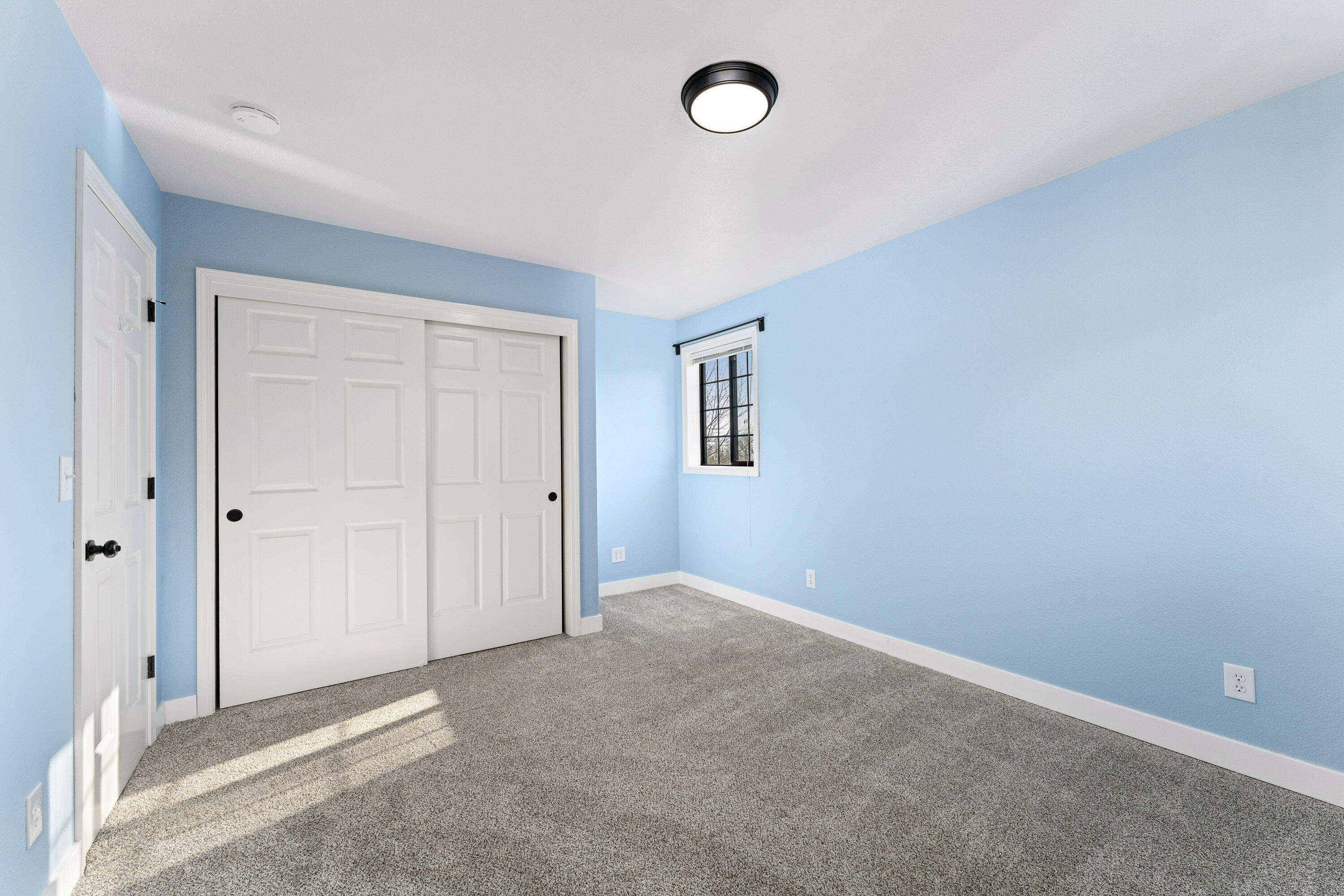 Central Point, Oregon, 97502, United States, 4 Bedrooms Bedrooms, ,3 BathroomsBathrooms,Residential,Active,1959928