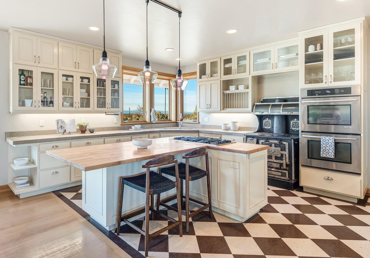 Powell Butte, Oregon, 97753, United States, 3 Bedrooms Bedrooms, ,4 BathroomsBathrooms,Residential,Active,2001062