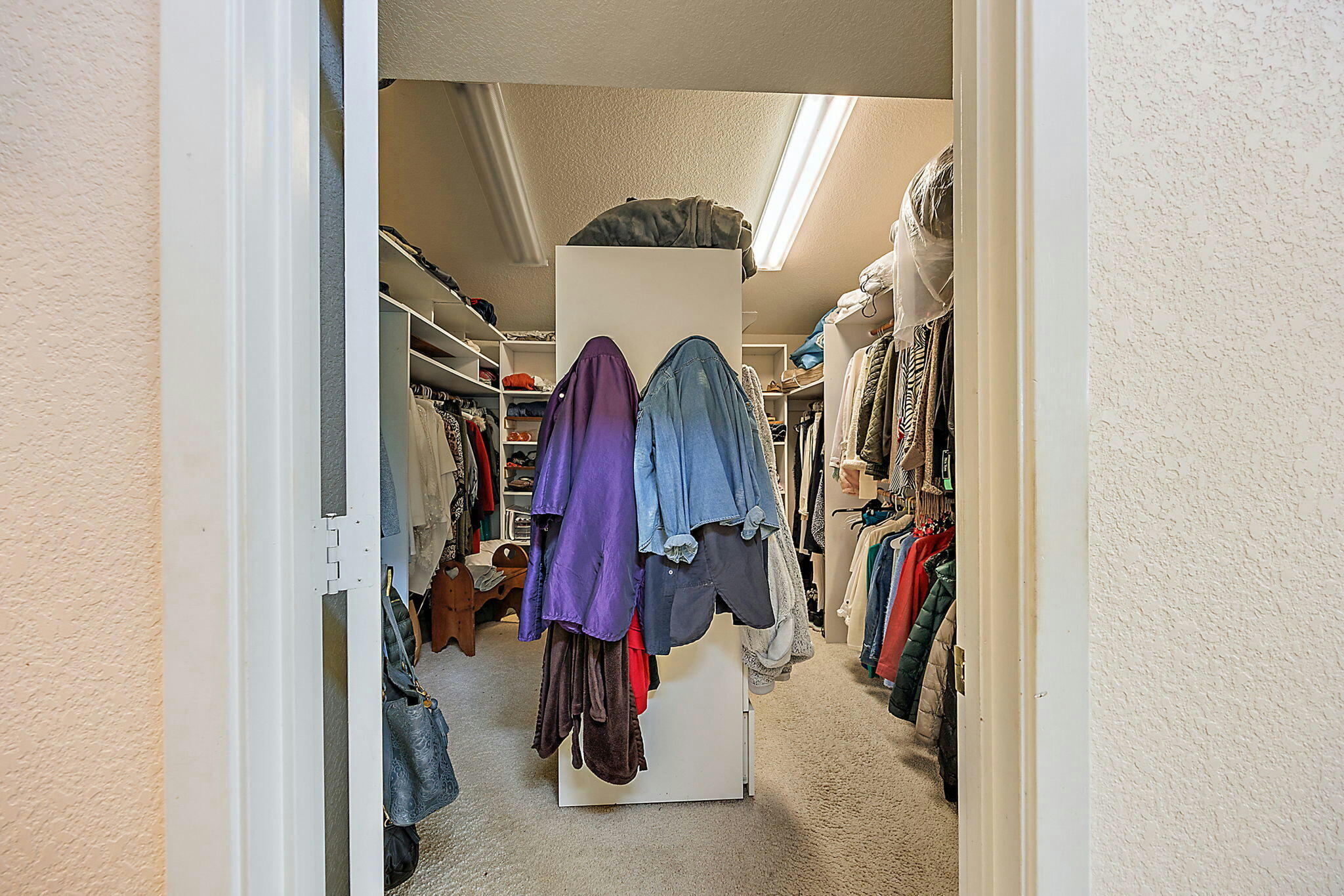 Ashland, Oregon, 97520, United States, 4 Bedrooms Bedrooms, ,4 BathroomsBathrooms,Residential,Active,1741601