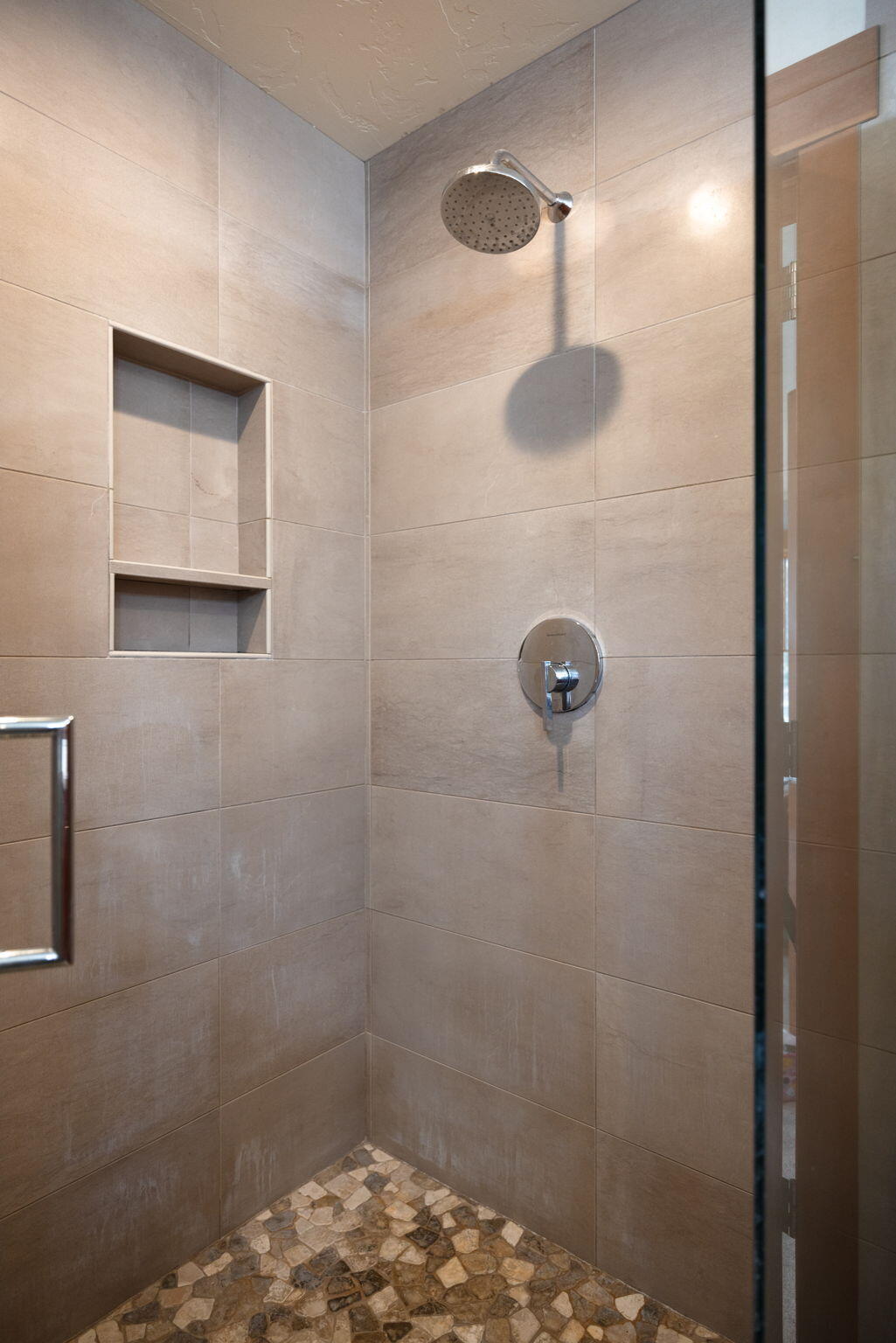 Bend, Oregon, 97703, United States, 4 Bedrooms Bedrooms, ,4 BathroomsBathrooms,Residential,Active,1996273