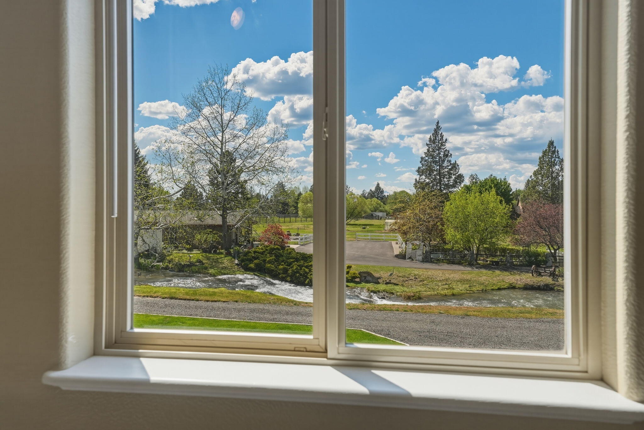 Bend, Oregon, 97702, United States, 3 Bedrooms Bedrooms, ,5 BathroomsBathrooms,Residential,Active,2045021
