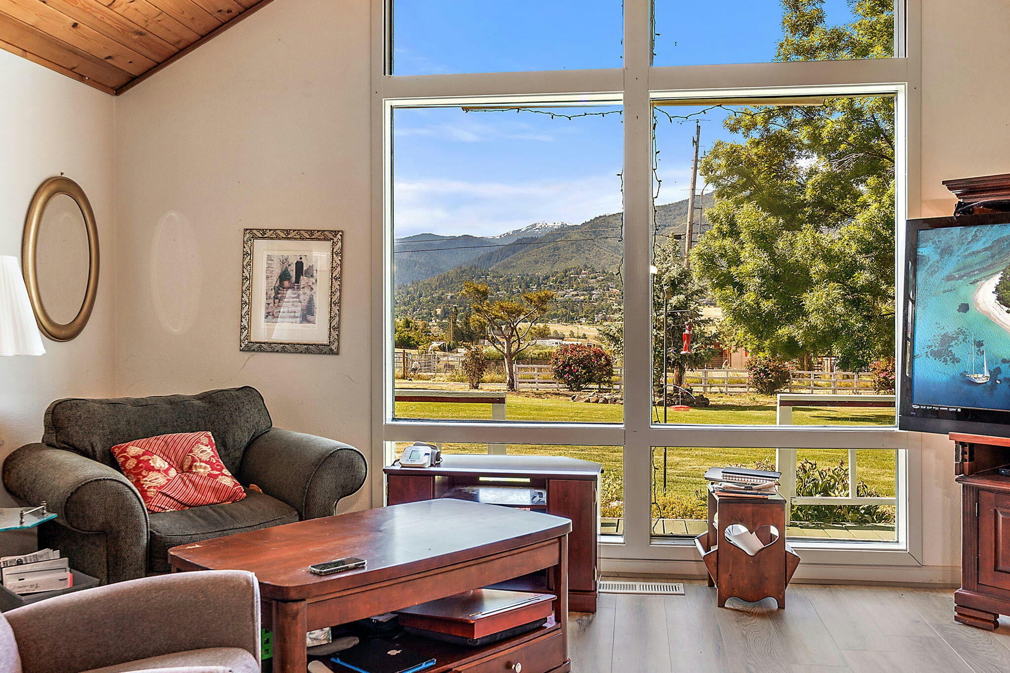 Ashland, Oregon, 97520, United States, 4 Bedrooms Bedrooms, ,4 BathroomsBathrooms,Residential,Active,1741601