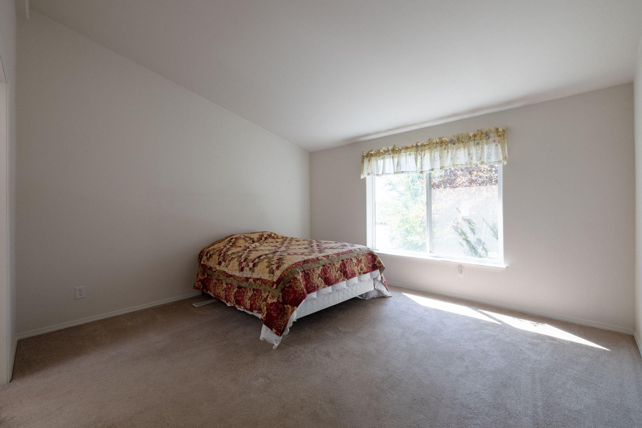 Powell Butte, Oregon, 97753, United States, ,3 BathroomsBathrooms,Residential,Active,1769369