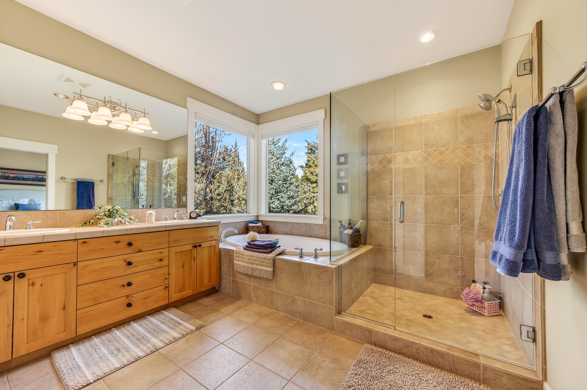 Bend, Oregon, 97703, United States, 3 Bedrooms Bedrooms, ,3 BathroomsBathrooms,Residential,Active,2017476