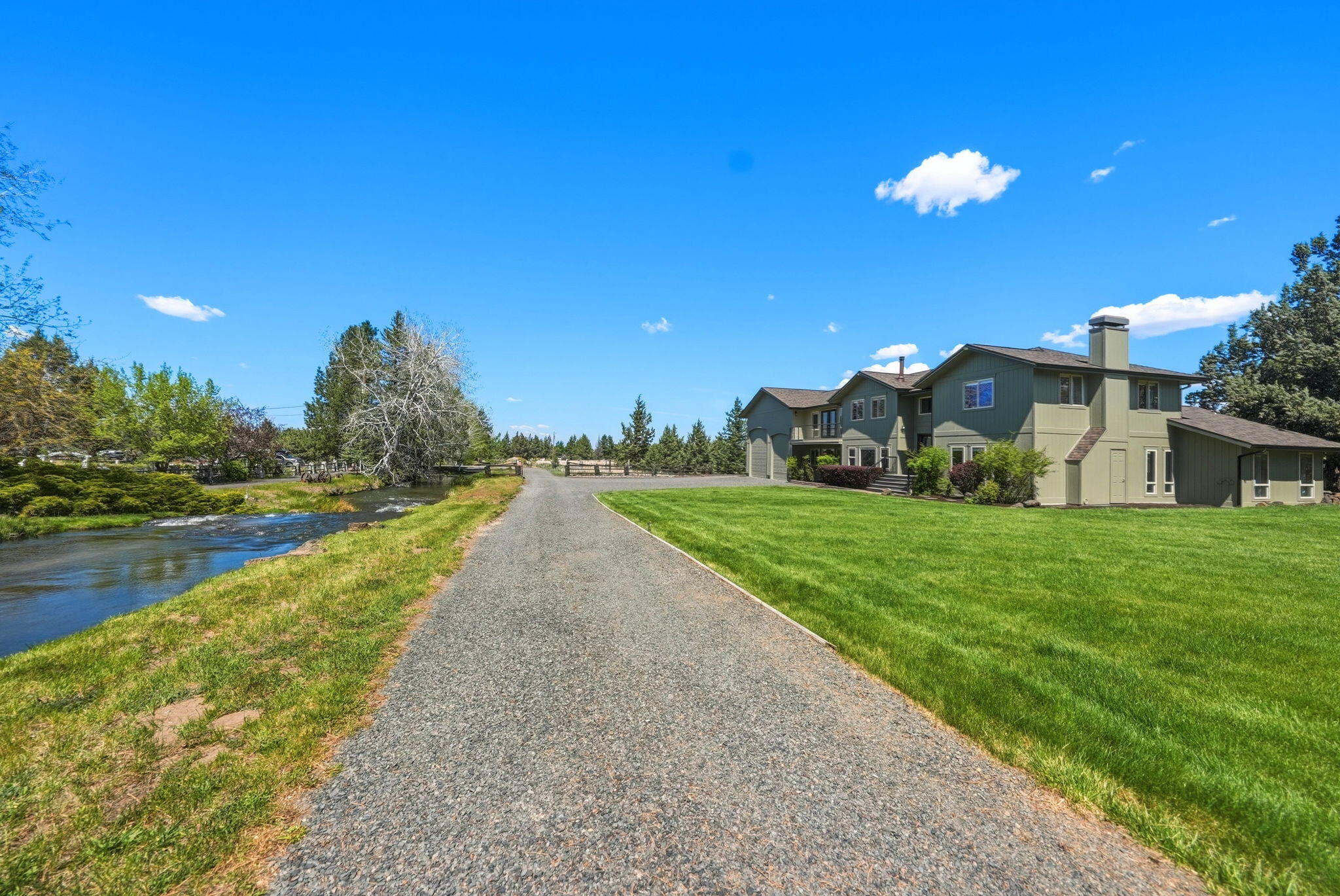 Bend, Oregon, 97702, United States, 3 Bedrooms Bedrooms, ,5 BathroomsBathrooms,Residential,Active,2045021