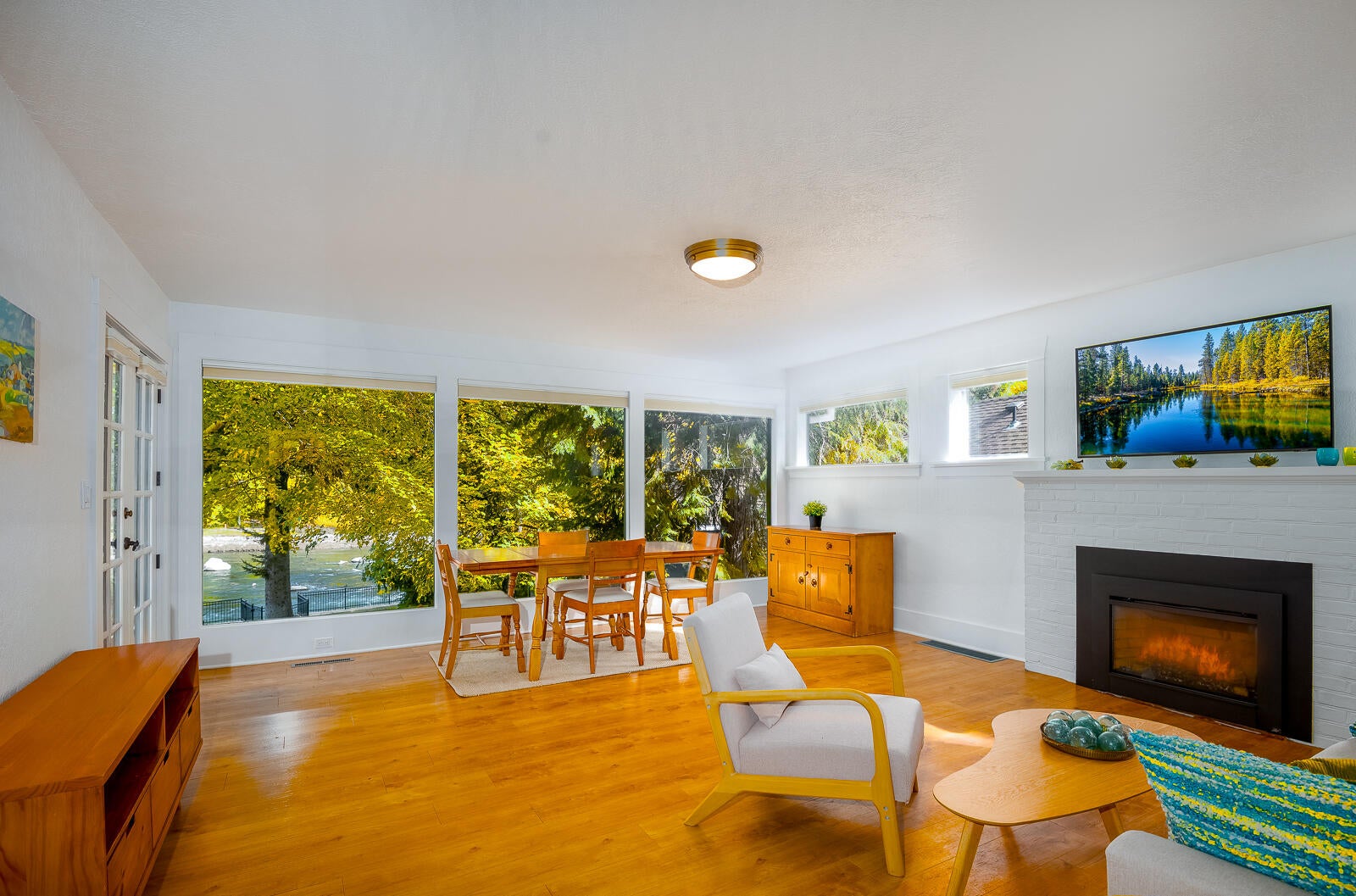 Bend, Oregon, 97703, United States, 3 Bedrooms Bedrooms, ,2 BathroomsBathrooms,Residential,Active,1904740