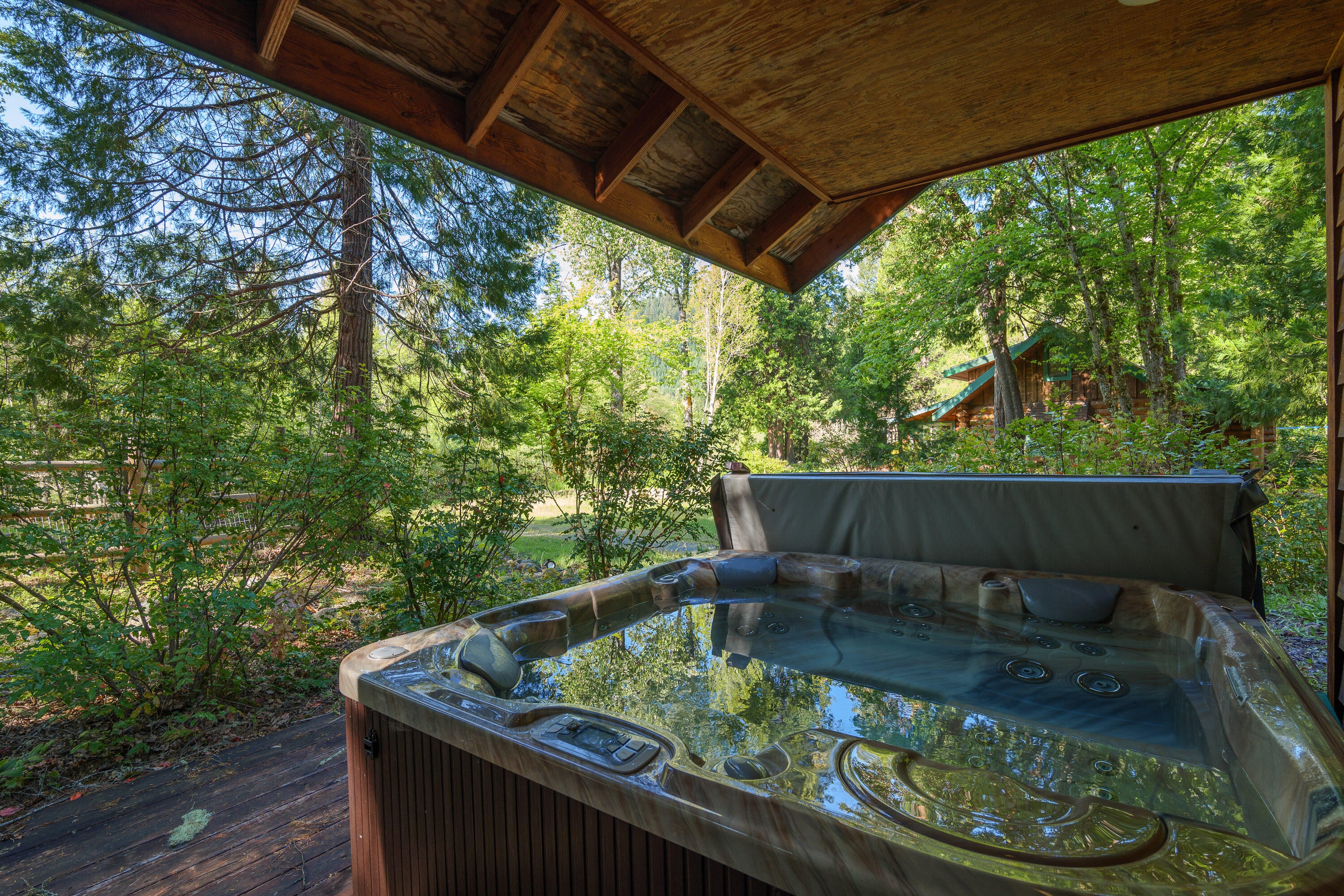 Selma, Oregon, 97538, United States, 5 Bedrooms Bedrooms, ,5 BathroomsBathrooms,Residential,Active,1902945