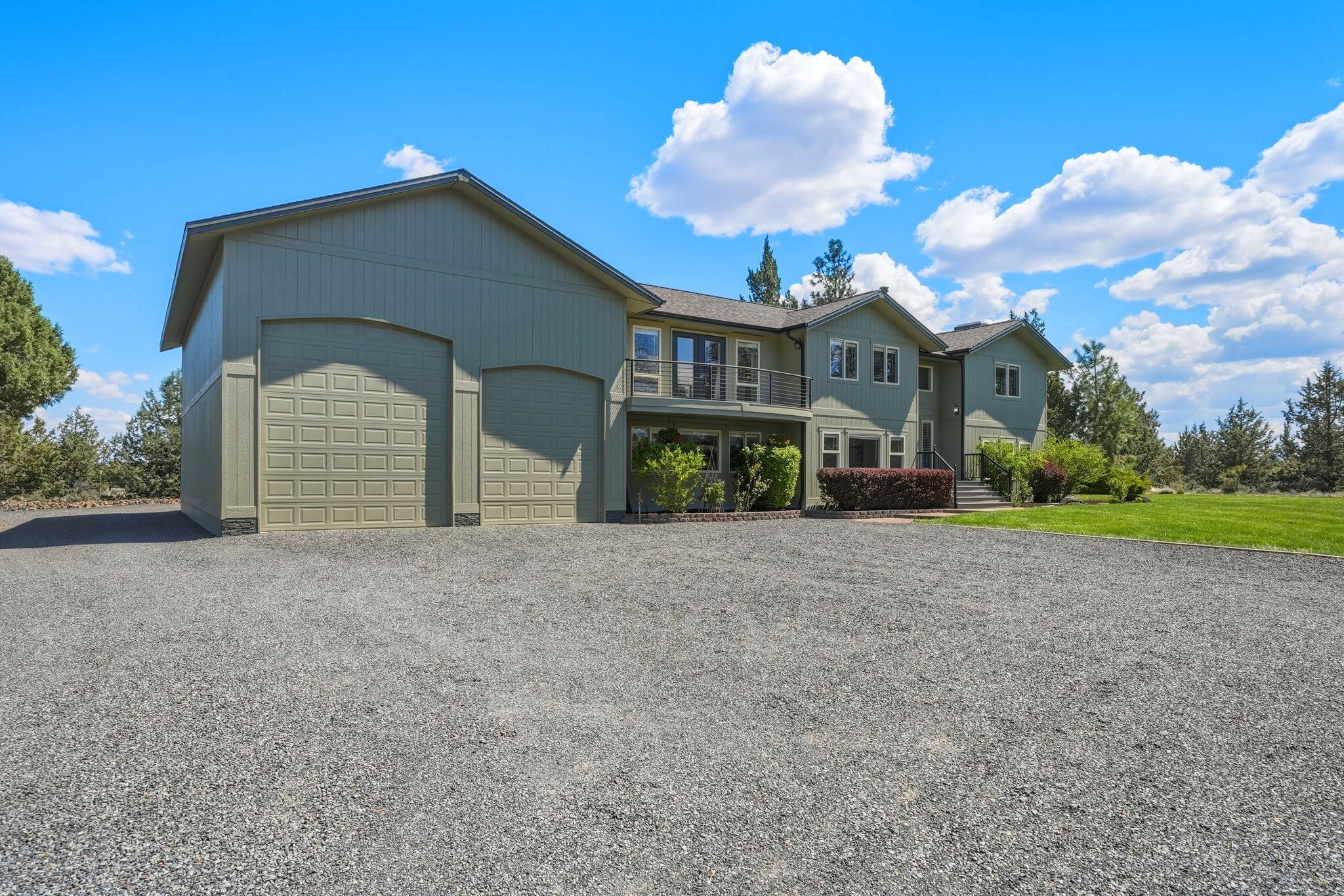 Bend, Oregon, 97702, United States, 3 Bedrooms Bedrooms, ,5 BathroomsBathrooms,Residential,Active,2045021