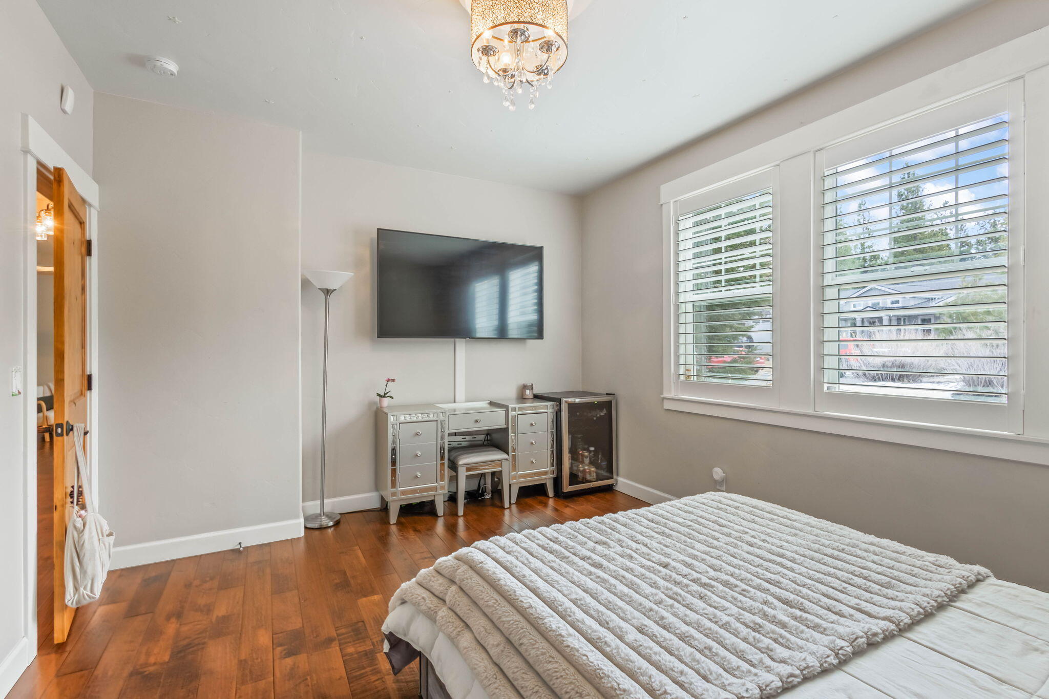 Bend, Oregon, 97702, United States, 4 Bedrooms Bedrooms, ,5 BathroomsBathrooms,Residential,Active,1726847