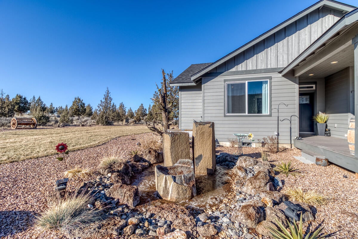 Powell Butte, Oregon, 97753, United States, 4 Bedrooms Bedrooms, ,3 BathroomsBathrooms,Residential,Active,1908146