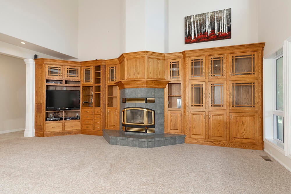 Grants Pass, Oregon, 97527, United States, 4 Bedrooms Bedrooms, ,5 BathroomsBathrooms,Residential,Active,1927646
