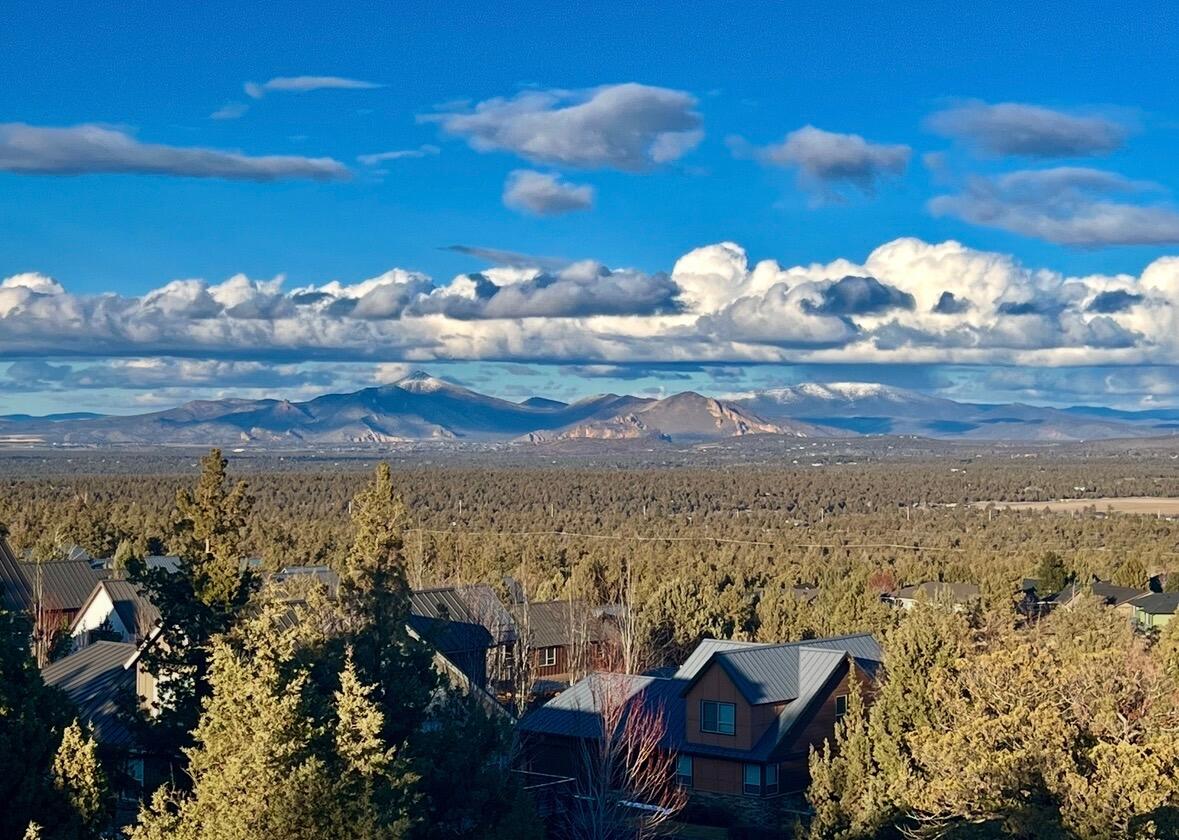 Redmond, Oregon, 97756, United States, 3 Bedrooms Bedrooms, ,4 BathroomsBathrooms,Residential,Active,2002359