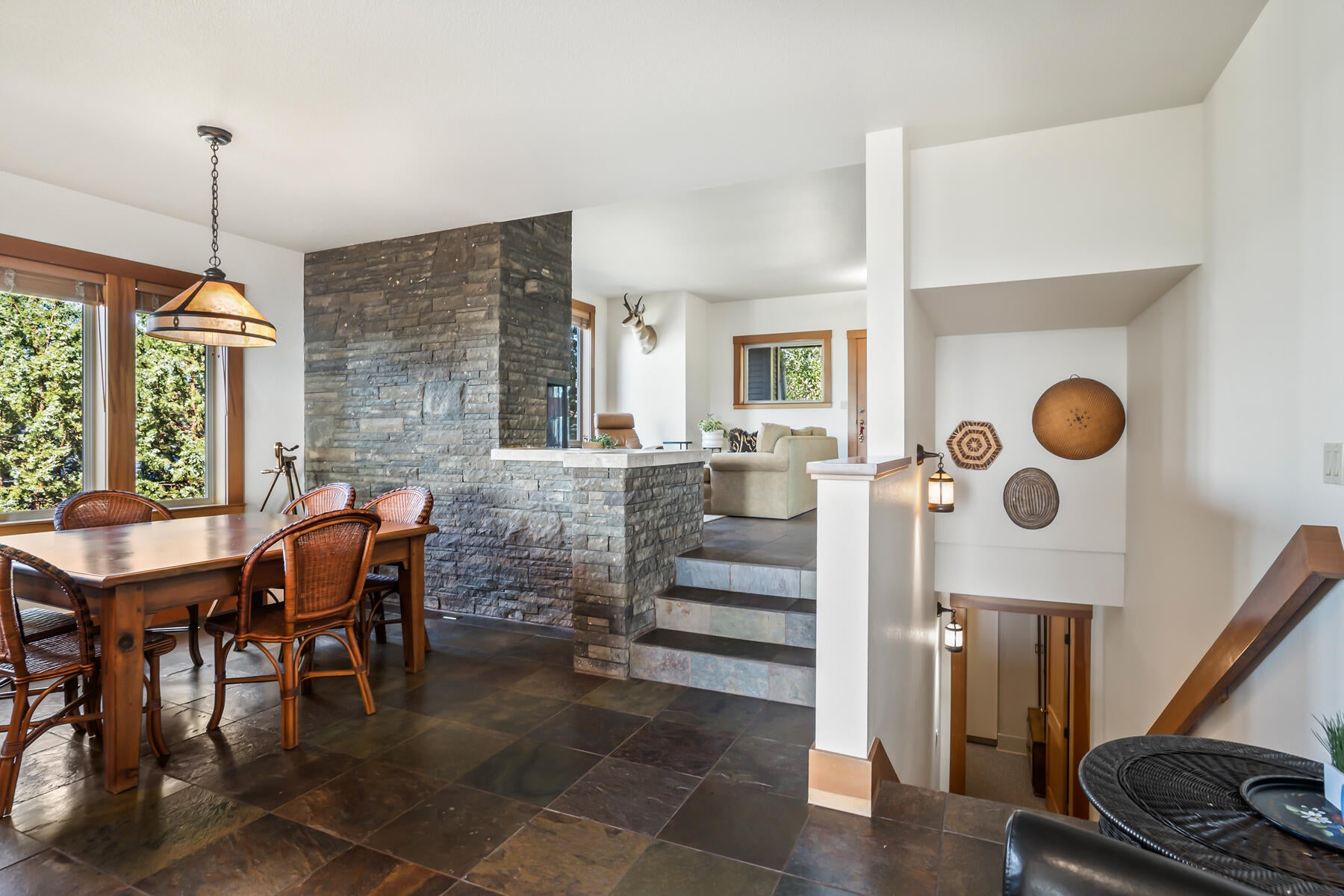 Bend, Oregon, 97702, United States, 3 Bedrooms Bedrooms, ,3 BathroomsBathrooms,Residential,Active,1936452