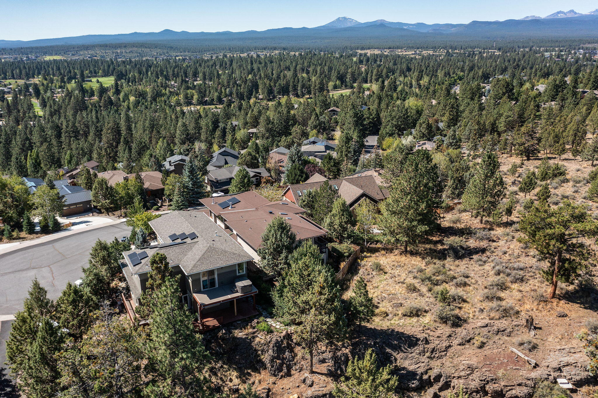 Bend, Oregon, 97702, United States, 3 Bedrooms Bedrooms, ,4 BathroomsBathrooms,Residential,Active,1929788