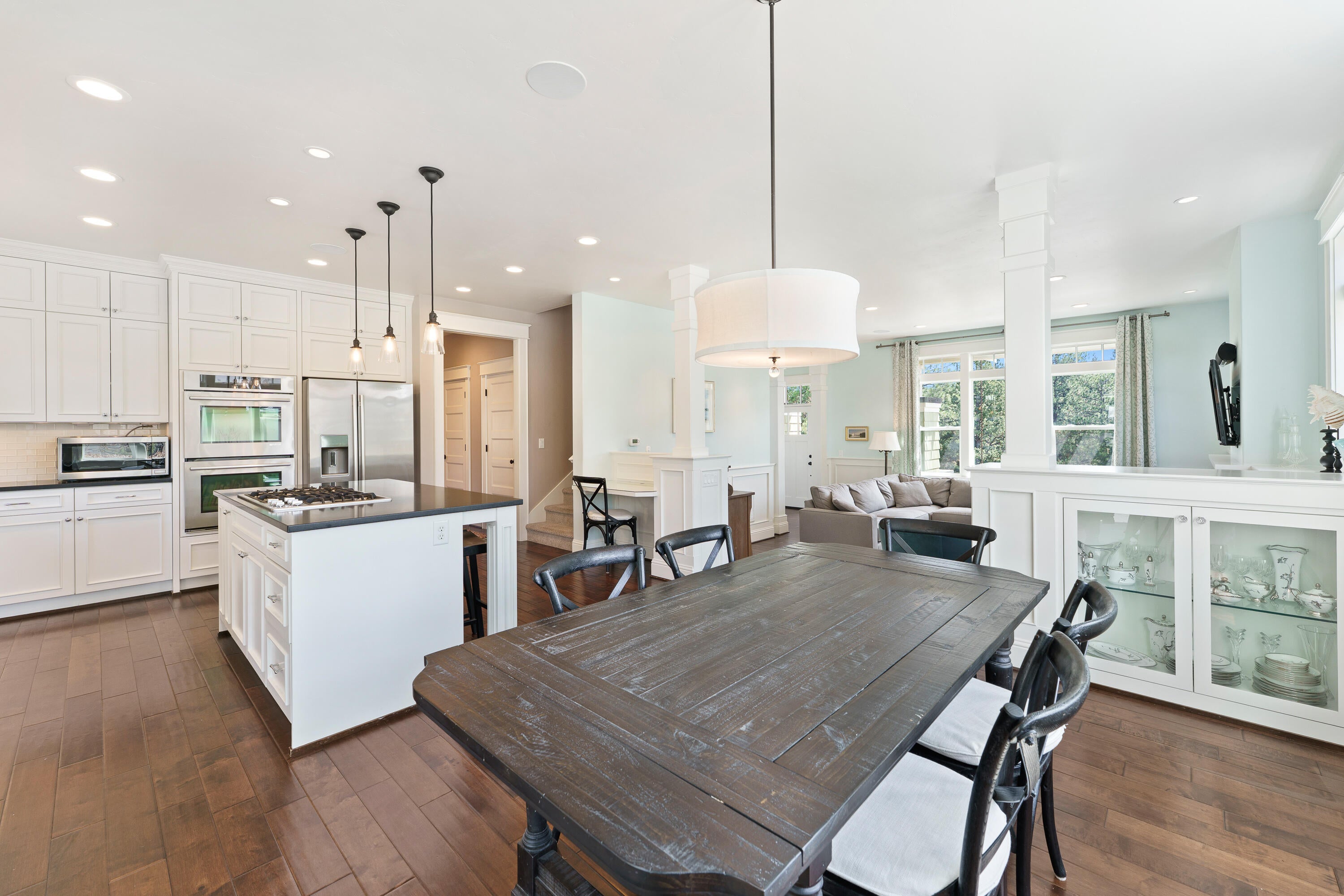 Bend, Oregon, 97703, United States, 4 Bedrooms Bedrooms, ,3 BathroomsBathrooms,Residential,Active,1764459