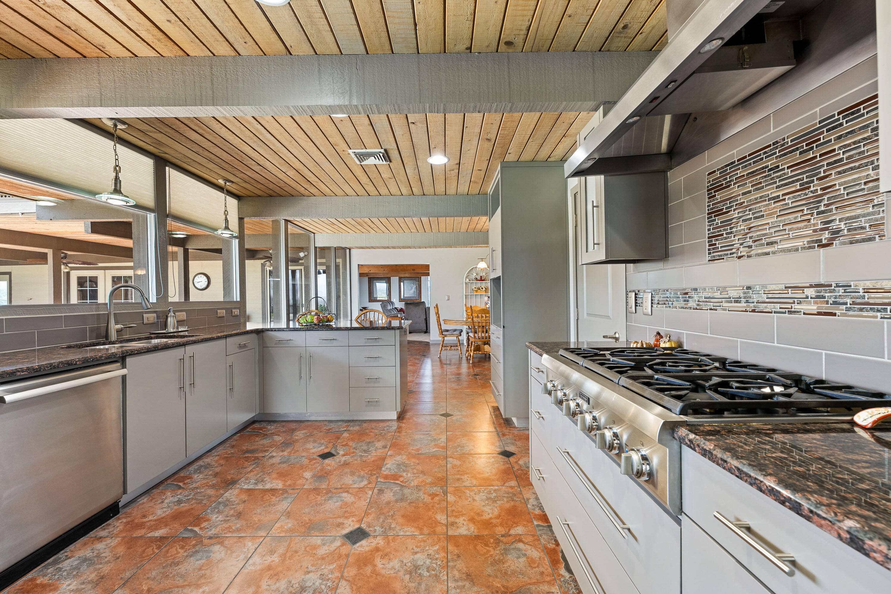 Central Point, Oregon, 97502, United States, 4 Bedrooms Bedrooms, ,4 BathroomsBathrooms,Residential,Active,2006836