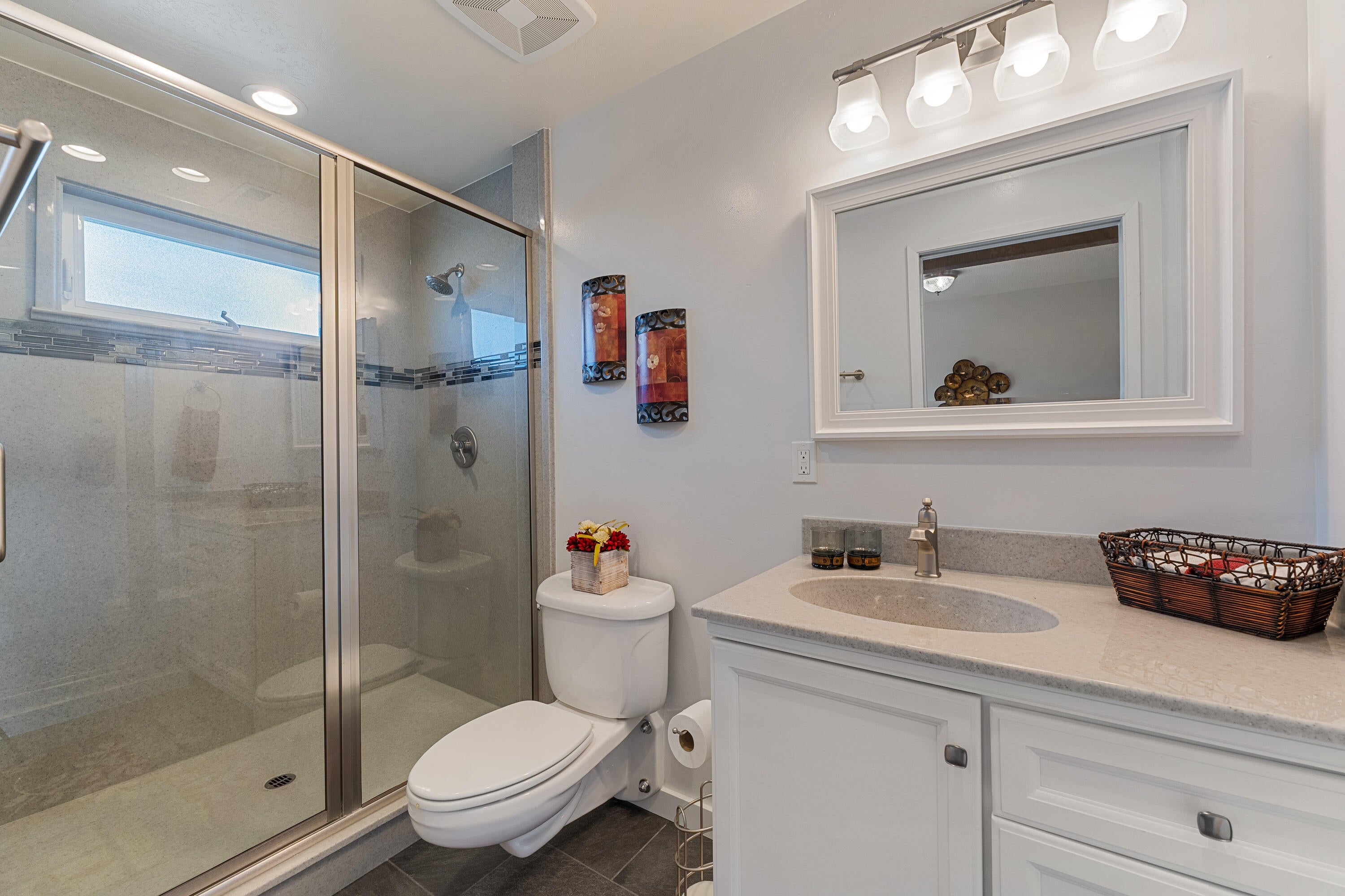 Central Point, Oregon, 97502, United States, 4 Bedrooms Bedrooms, ,4 BathroomsBathrooms,Residential,Active,2006836