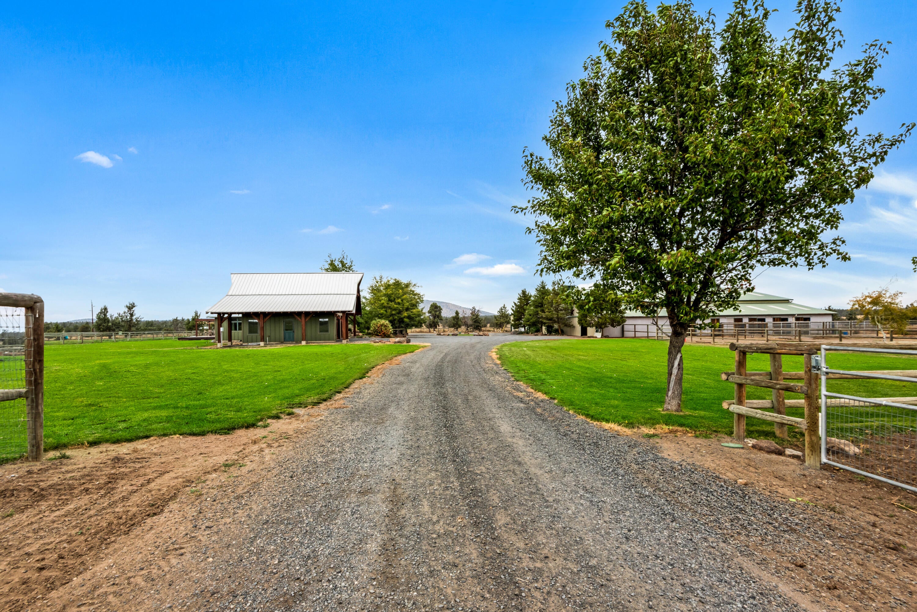 Bend, Oregon, 97703, United States, 3 Bedrooms Bedrooms, ,3 BathroomsBathrooms,Residential,Active,1953693