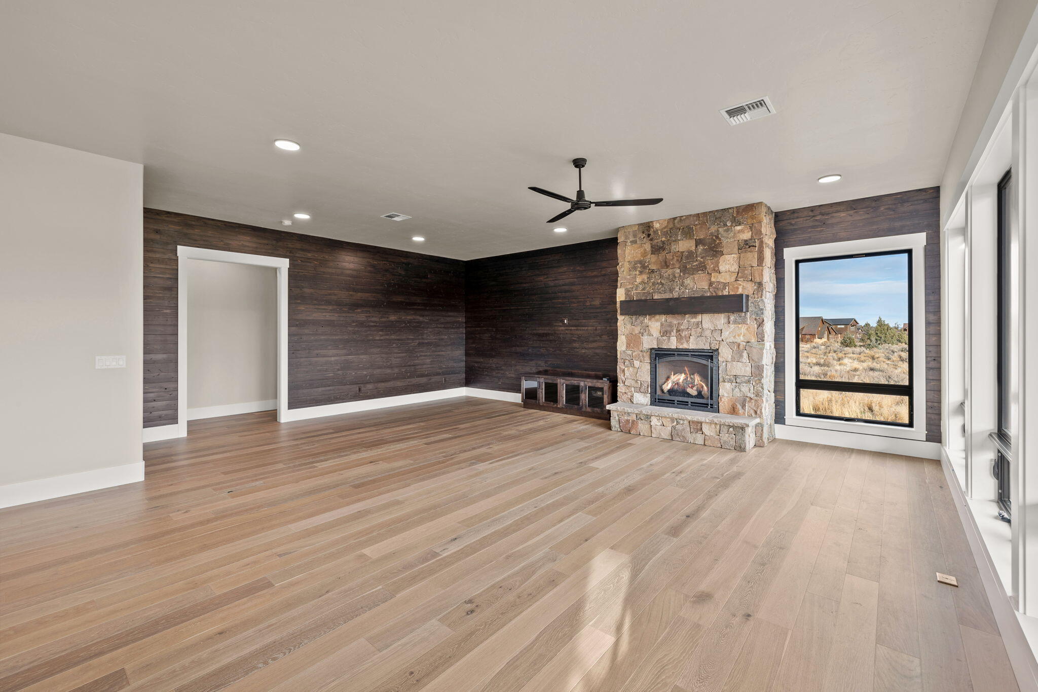 Powell Butte, Oregon, 97753, United States, 3 Bedrooms Bedrooms, ,3 BathroomsBathrooms,Residential,Active,1742297