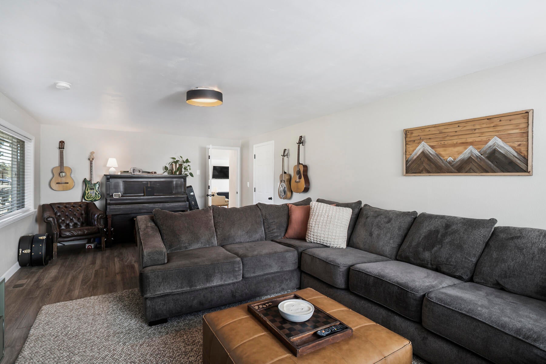 Bend, Oregon, 97703, United States, 4 Bedrooms Bedrooms, ,3 BathroomsBathrooms,Residential,Active,1790219