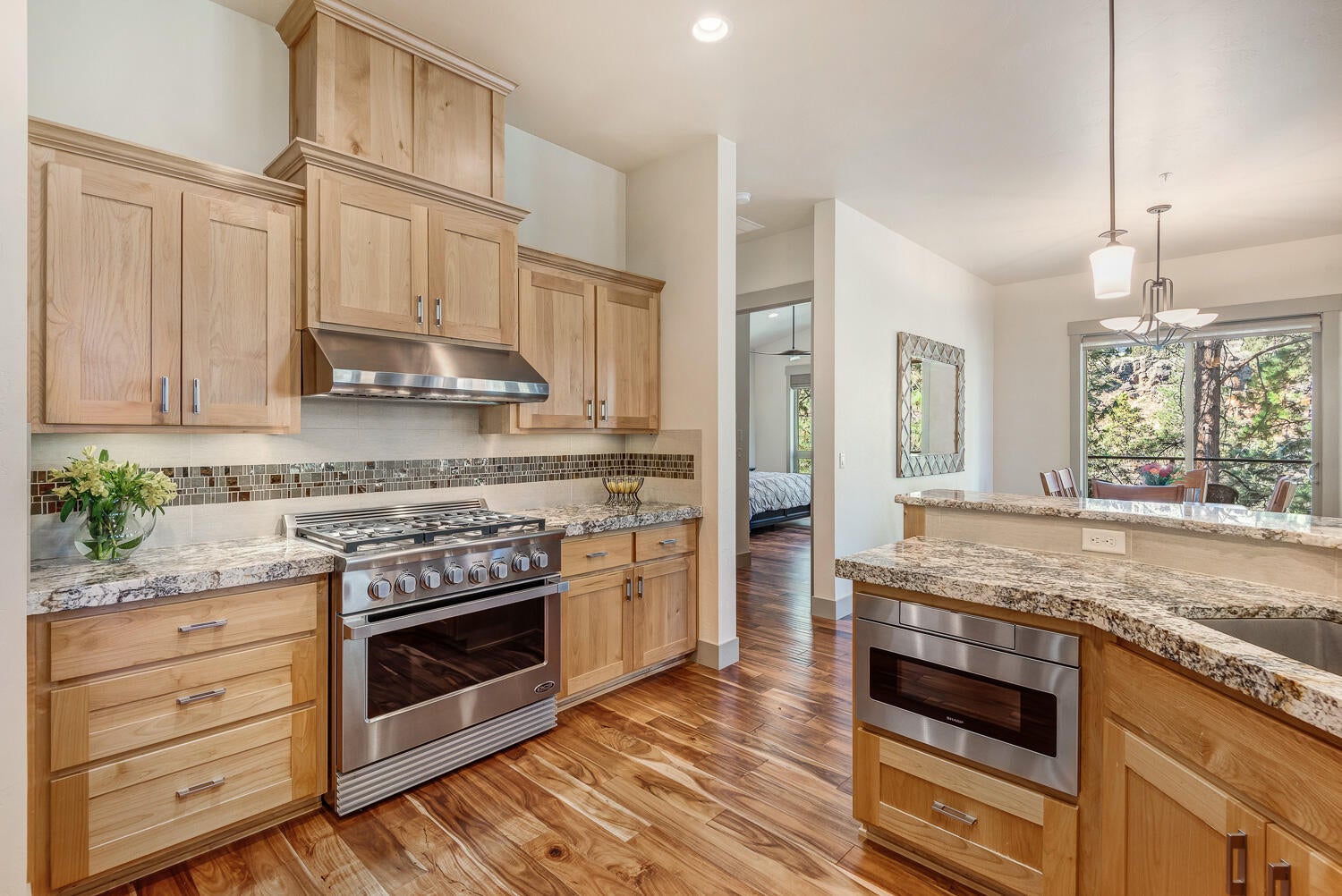 Bend, Oregon, 97703, United States, 3 Bedrooms Bedrooms, ,3 BathroomsBathrooms,Residential,Active,1952278