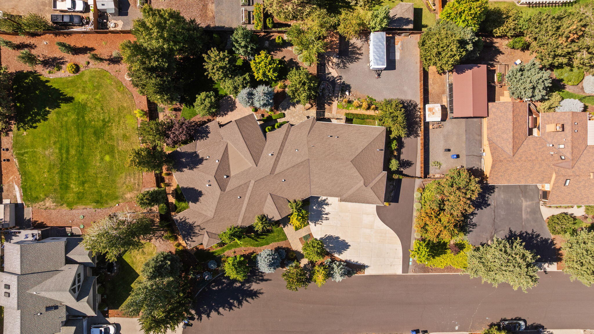 Bend, Oregon, 97702, United States, 3 Bedrooms Bedrooms, ,4 BathroomsBathrooms,Residential,Active,1952481