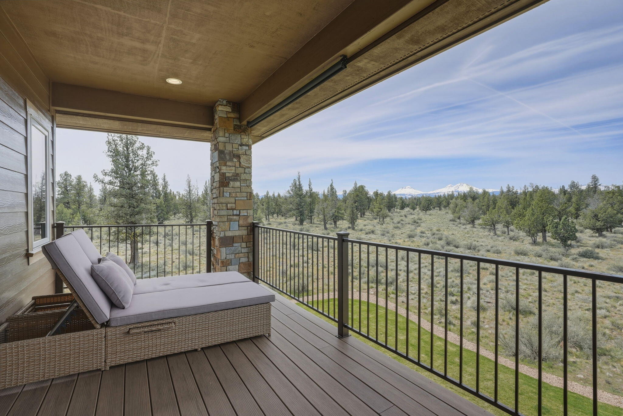 Sisters, Oregon, 97759, United States, 3 Bedrooms Bedrooms, ,3 BathroomsBathrooms,Residential,Active,2043417