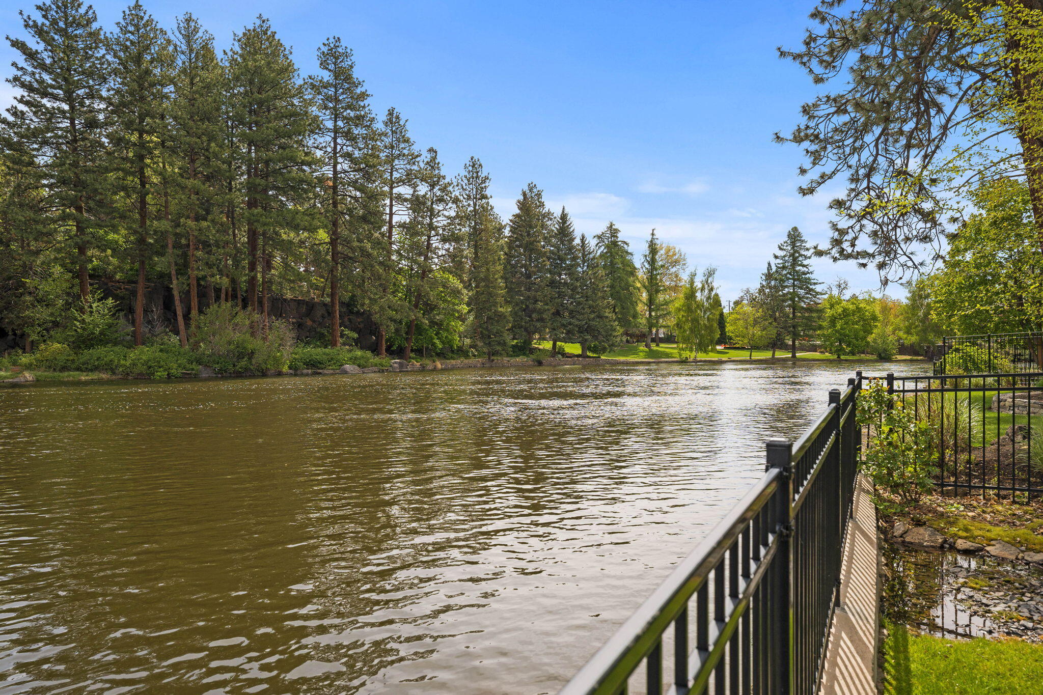 Bend, Oregon, 97703, United States, 3 Bedrooms Bedrooms, ,2 BathroomsBathrooms,Residential,Active,1904740