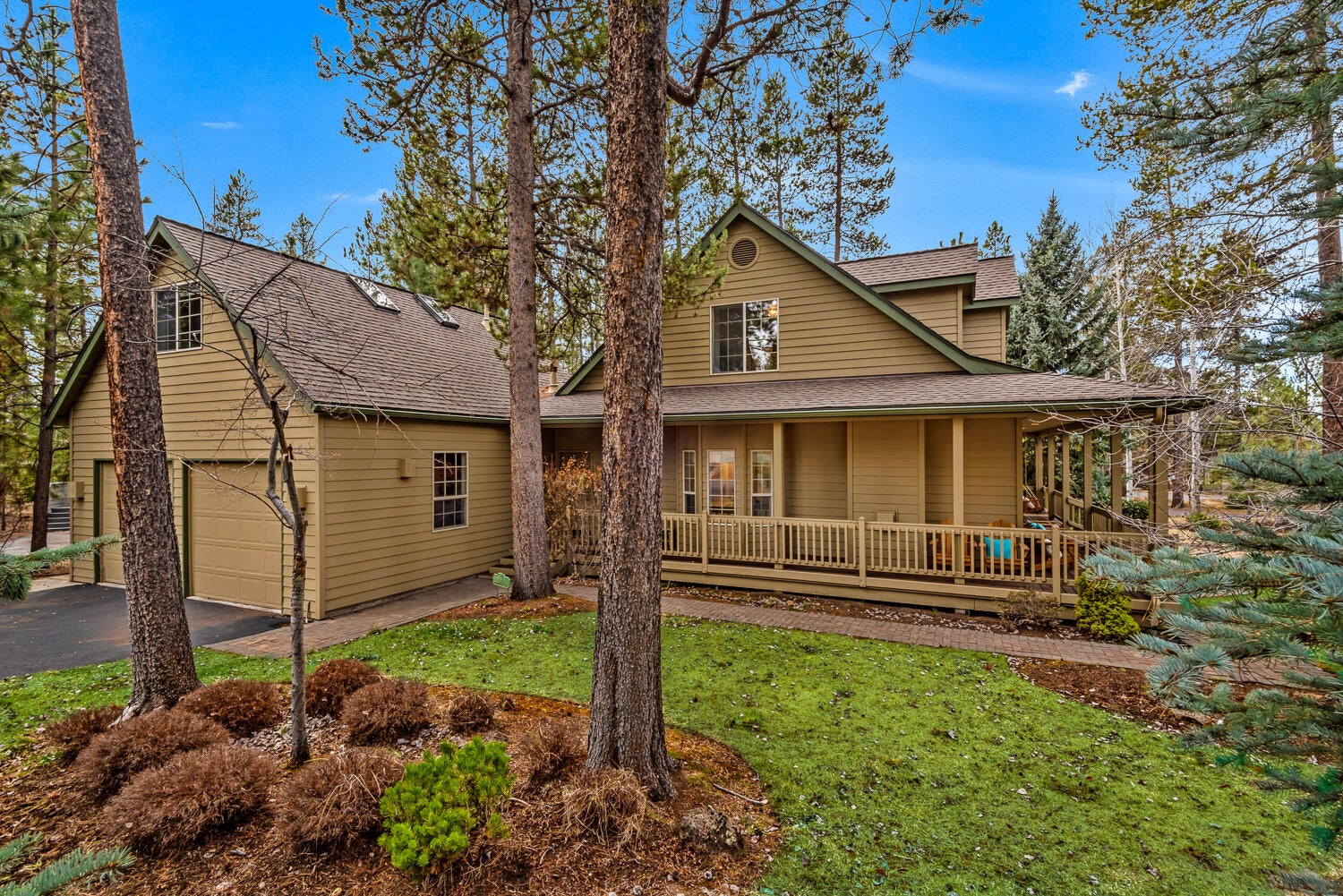 Sunriver, Oregon, 97707, United States, 3 Bedrooms Bedrooms, ,3 BathroomsBathrooms,Residential,Active,2029758
