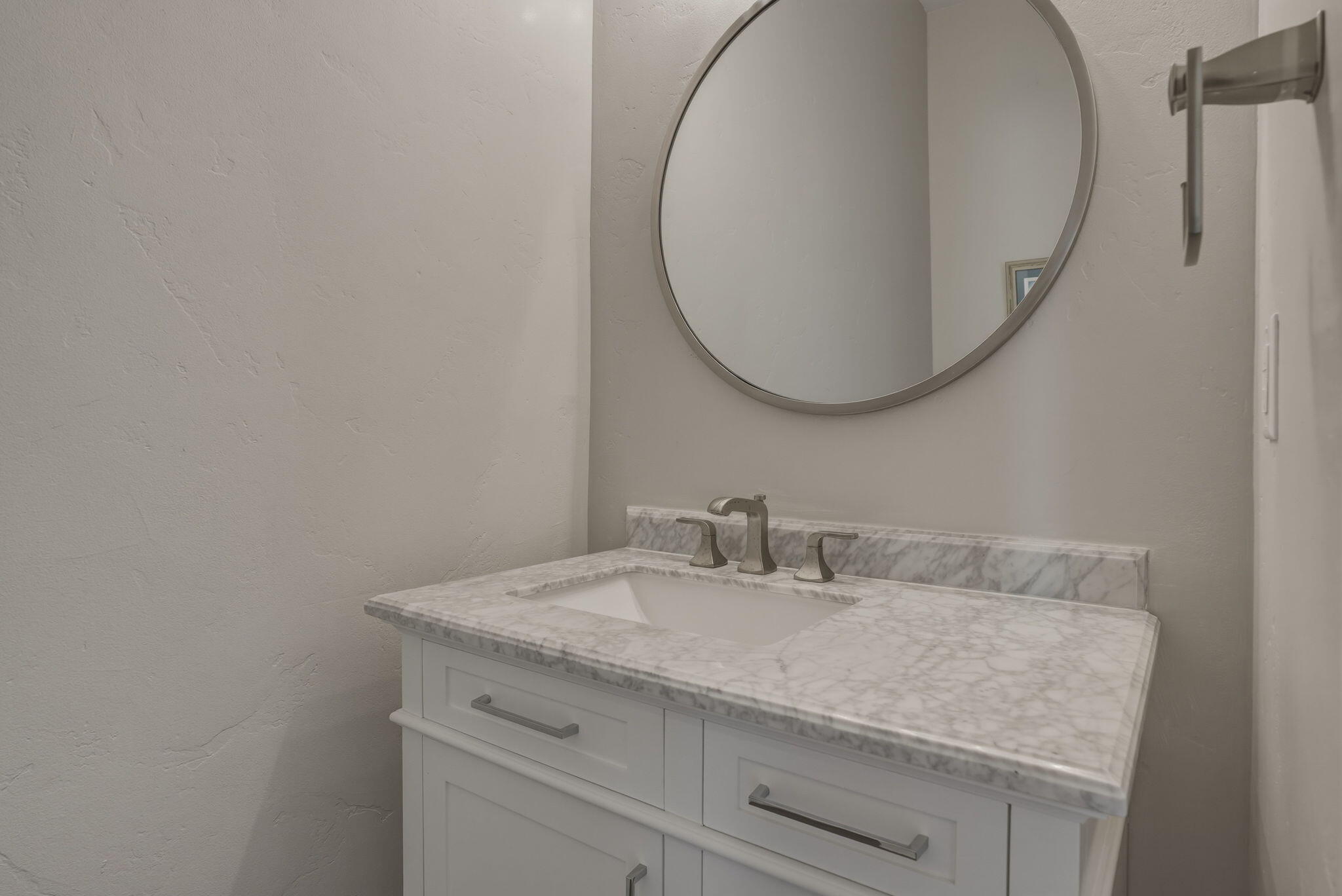 Sisters, Oregon, 97759, United States, 3 Bedrooms Bedrooms, ,3 BathroomsBathrooms,Residential,Active,2043417