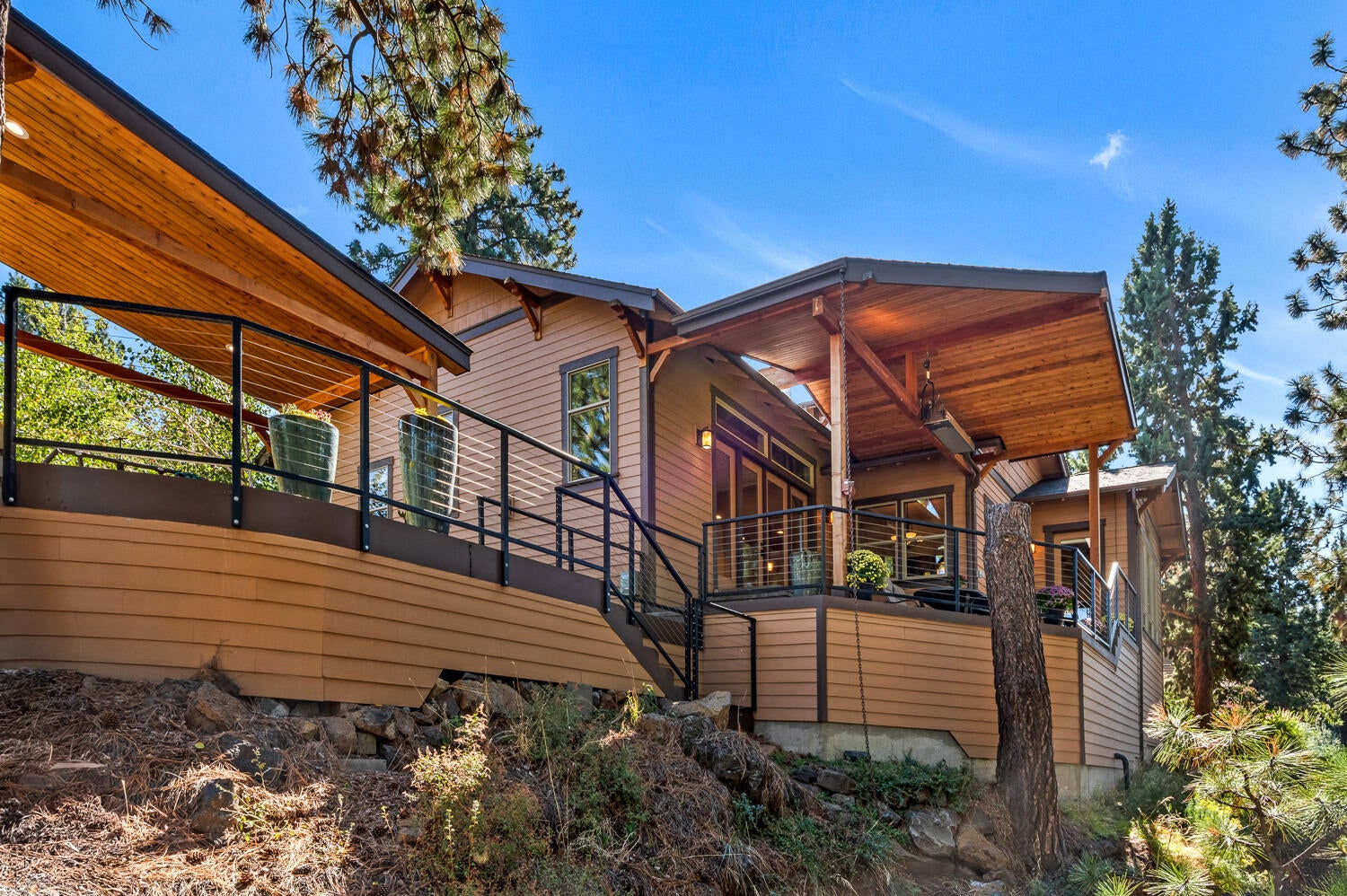 Bend, Oregon, 97703, United States, 3 Bedrooms Bedrooms, ,3 BathroomsBathrooms,Residential,Active,1952278