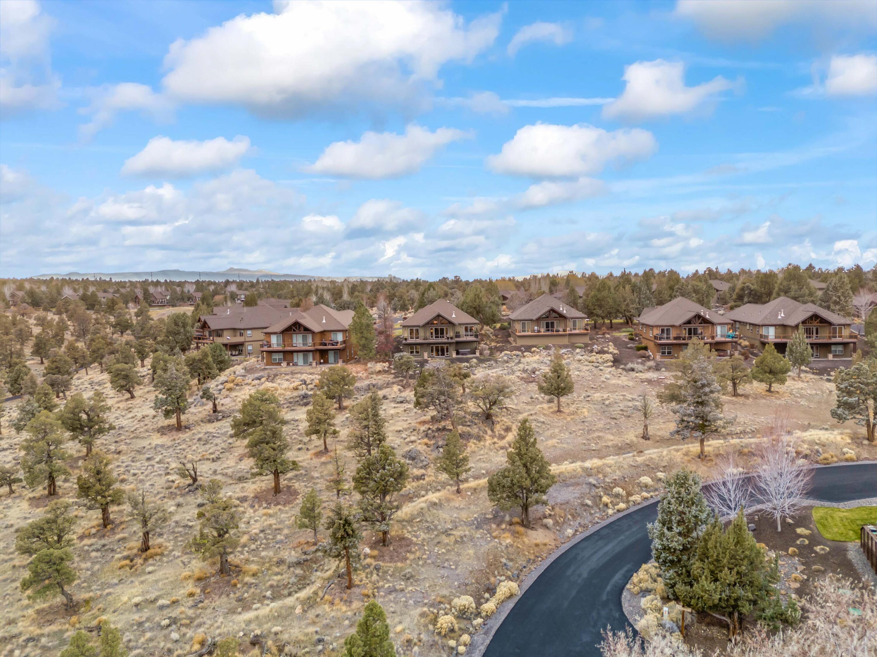 Redmond, Oregon, 97756, United States, 3 Bedrooms Bedrooms, ,4 BathroomsBathrooms,Residential,Active,2002359