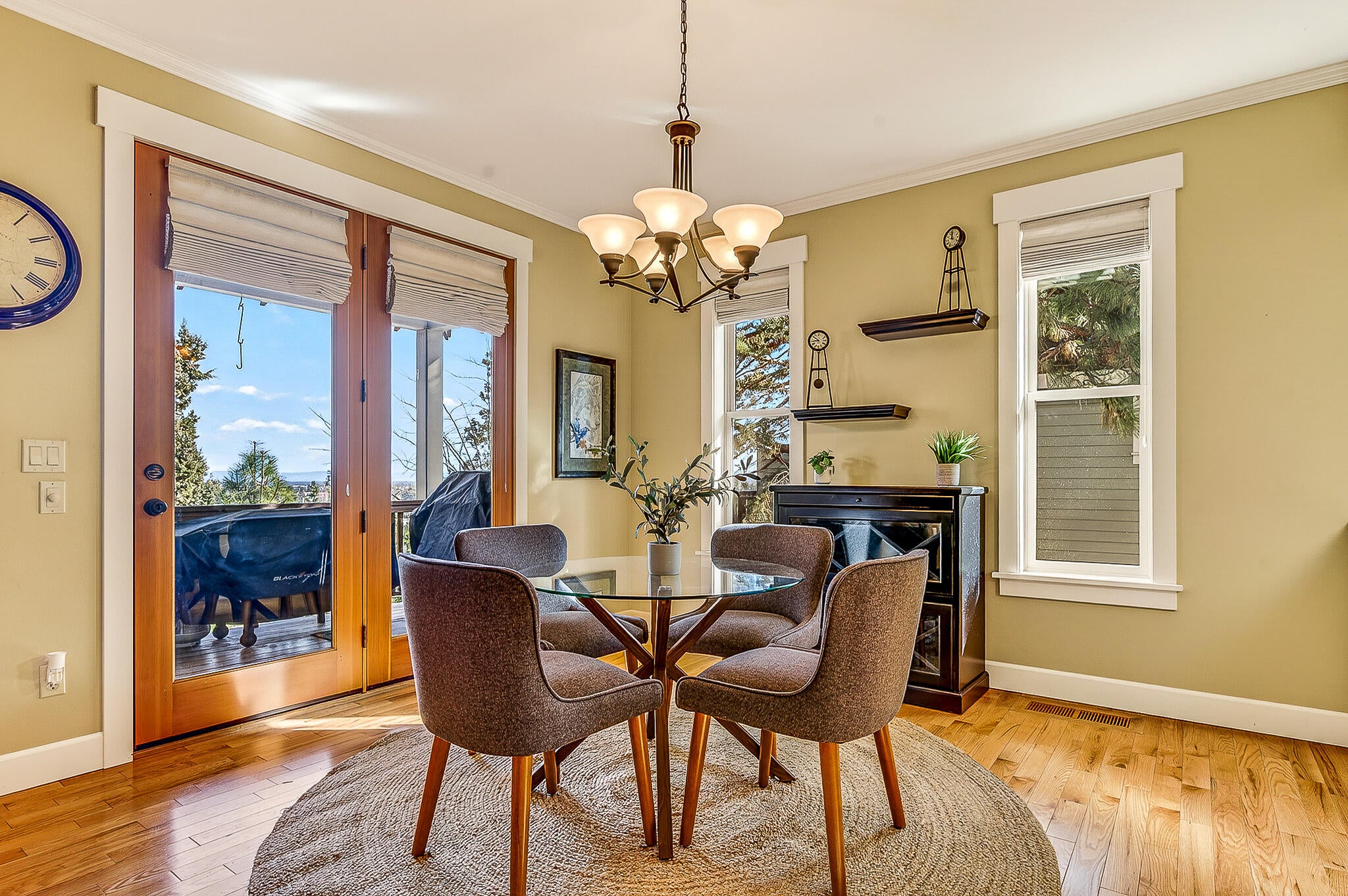 Bend, Oregon, 97703, United States, 3 Bedrooms Bedrooms, ,3 BathroomsBathrooms,Residential,Active,2017476