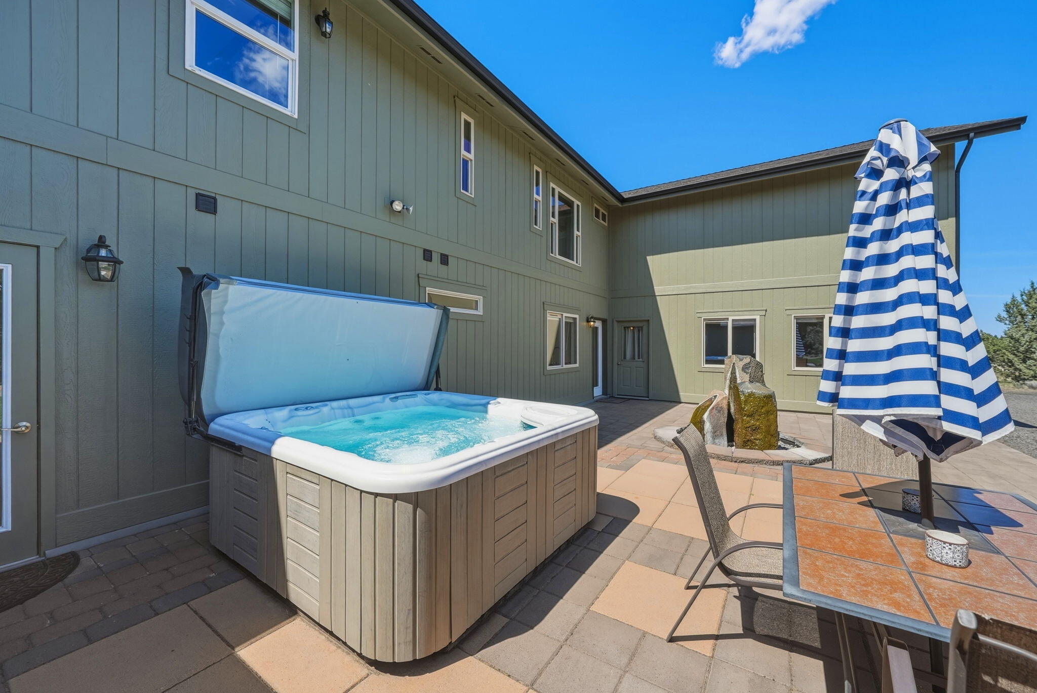 Bend, Oregon, 97702, United States, 3 Bedrooms Bedrooms, ,5 BathroomsBathrooms,Residential,Active,2045021