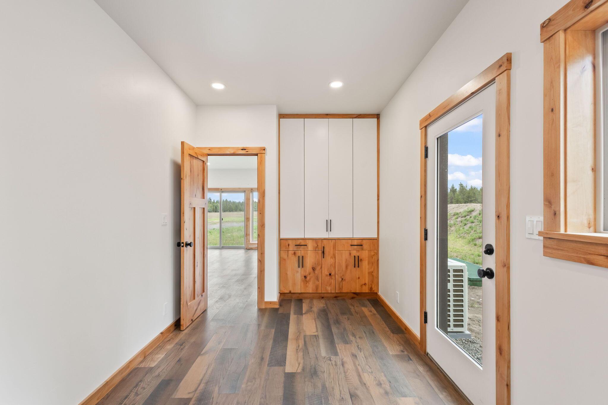 Bend, Oregon, 97707, United States, 3 Bedrooms Bedrooms, ,3 BathroomsBathrooms,Residential,Active,1880197