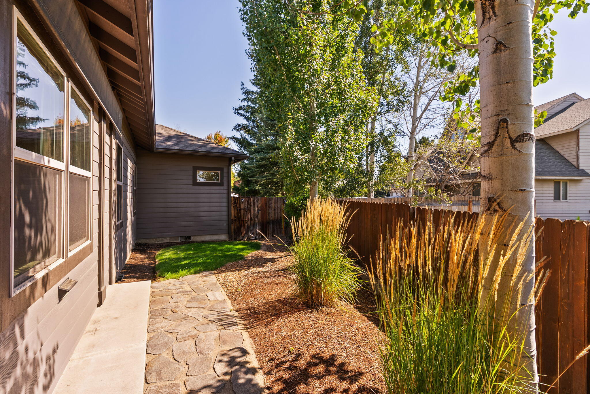 Bend, Oregon, 97702, United States, 3 Bedrooms Bedrooms, ,4 BathroomsBathrooms,Residential,Active,1952481