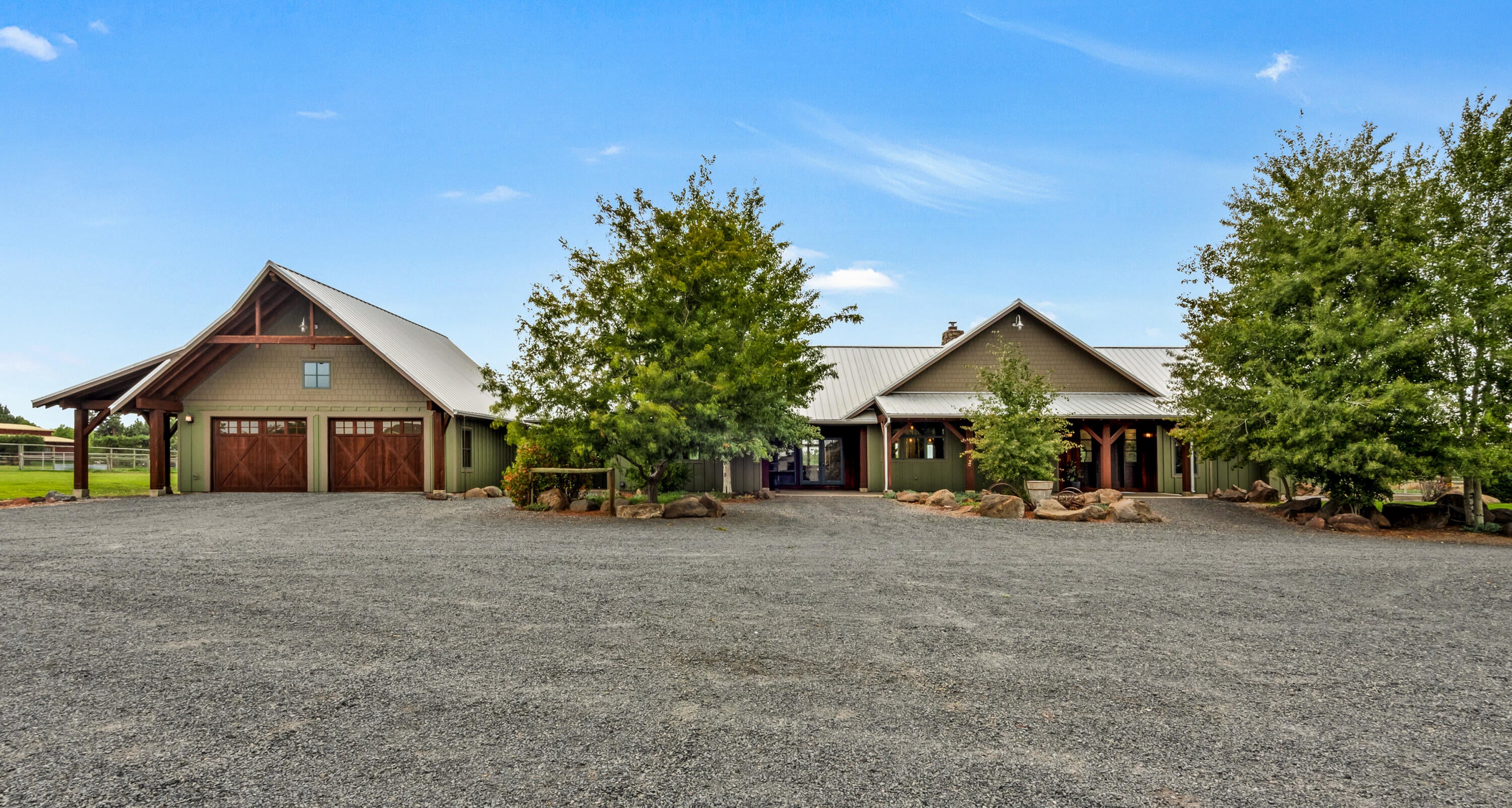 Bend, Oregon, 97703, United States, 3 Bedrooms Bedrooms, ,3 BathroomsBathrooms,Residential,Active,1953693