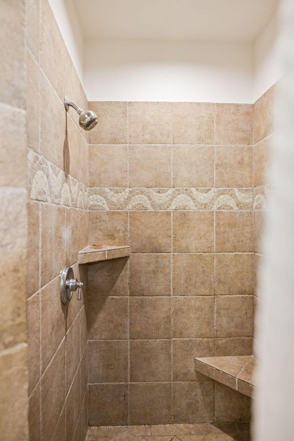 Bend, Oregon, 97702, United States, ,3 BathroomsBathrooms,Residential,Active,1850627