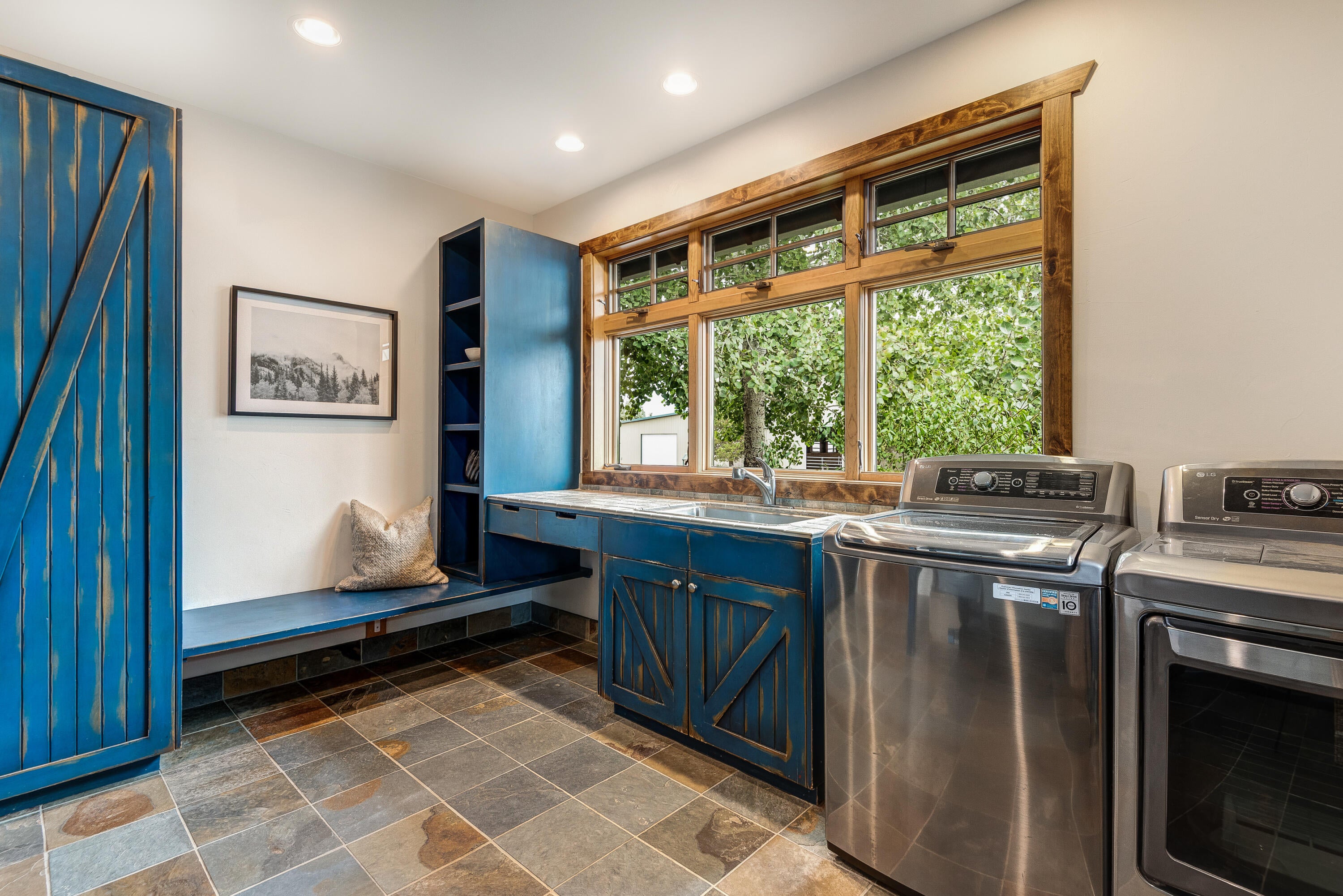 Bend, Oregon, 97703, United States, 3 Bedrooms Bedrooms, ,3 BathroomsBathrooms,Residential,Active,1953693