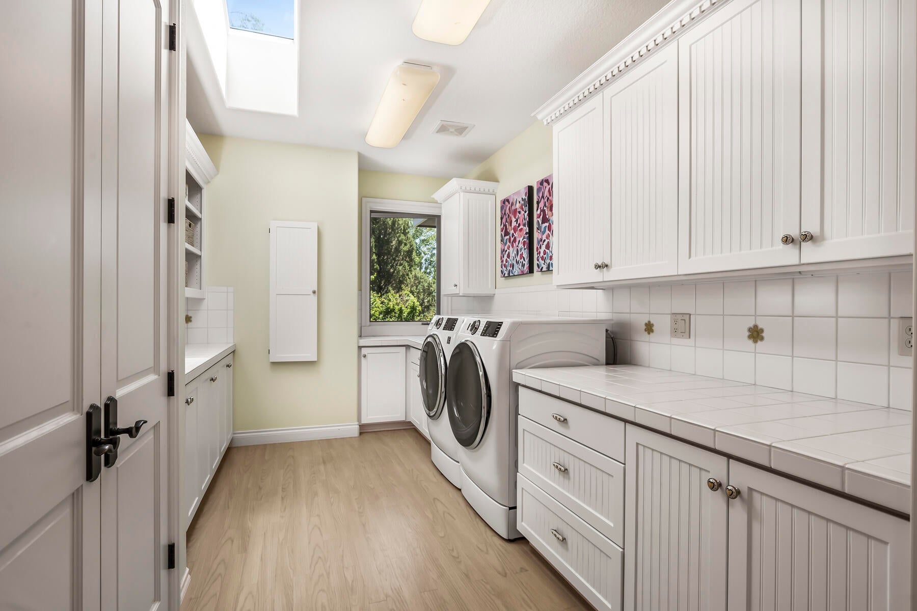 Bend, Oregon, 97702, United States, ,6 BathroomsBathrooms,Residential,Active,1726978