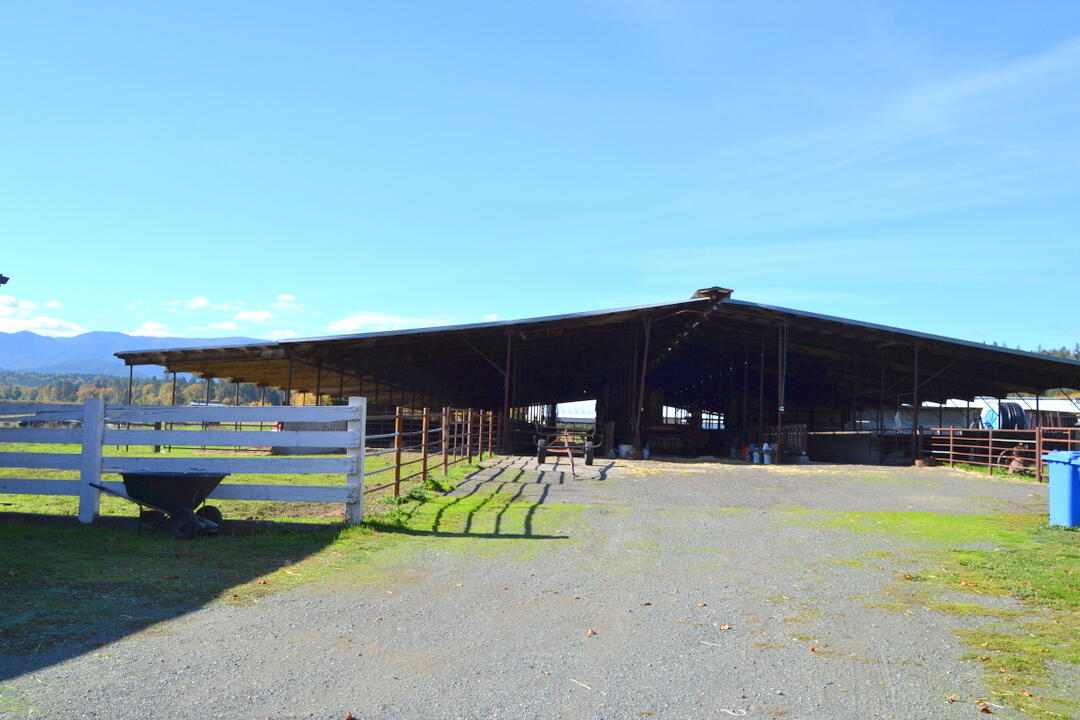 Grants Pass, Oregon, 97526, United States, 4 Bedrooms Bedrooms, ,2 BathroomsBathrooms,Residential,Active,1973303