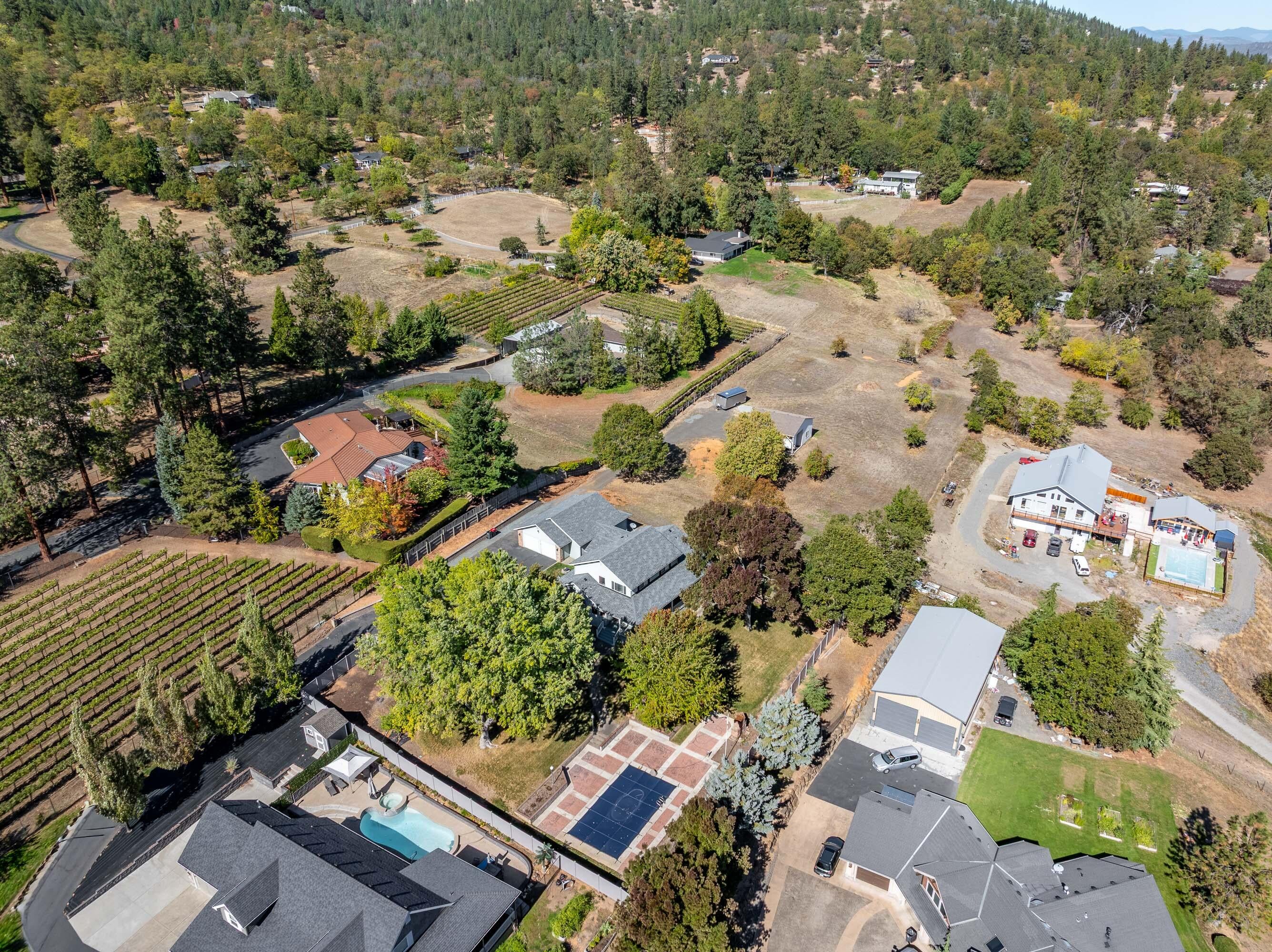 Central Point, Oregon, 97502, United States, 4 Bedrooms Bedrooms, ,3 BathroomsBathrooms,Residential,Active,1959928