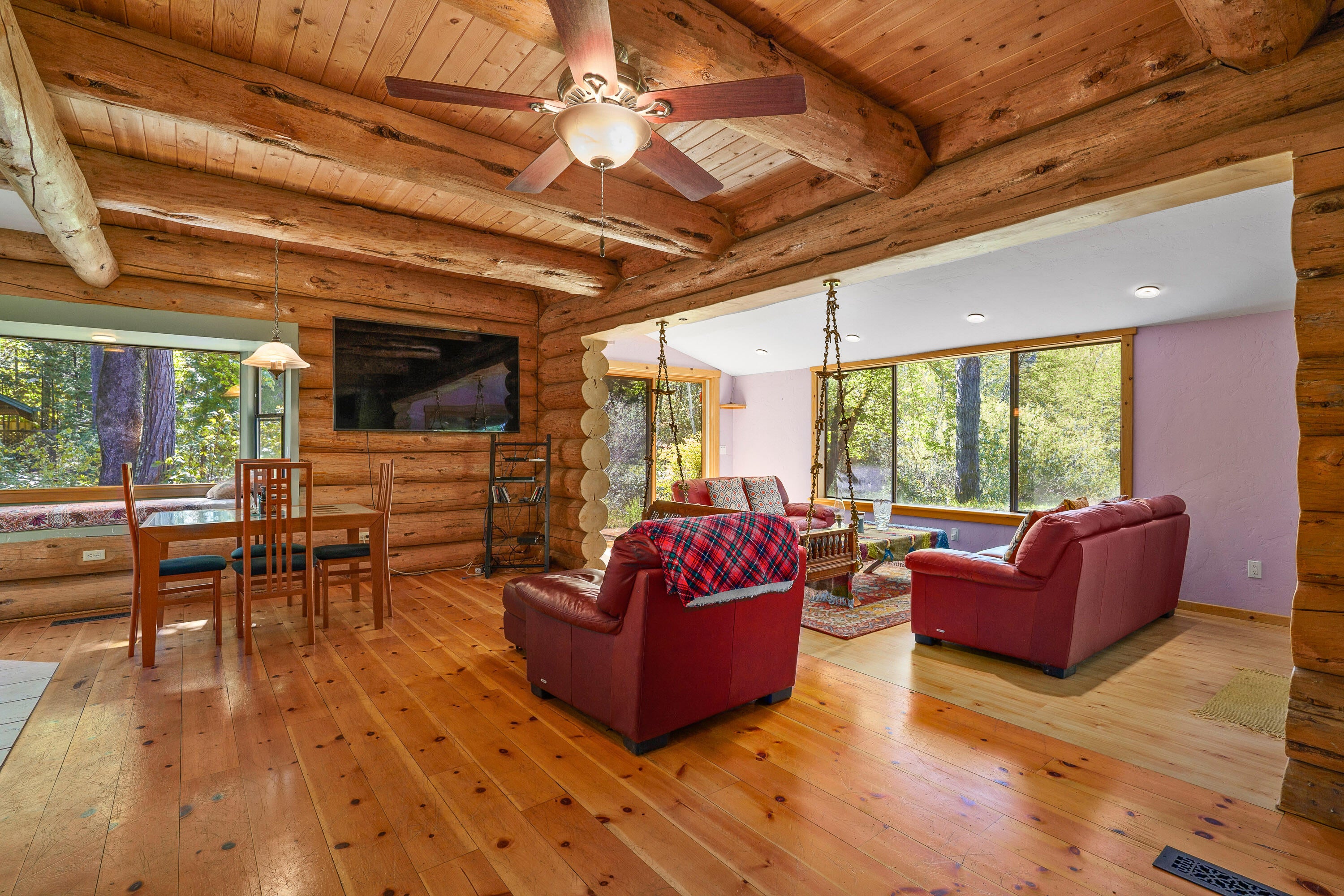 Selma, Oregon, 97538, United States, 5 Bedrooms Bedrooms, ,5 BathroomsBathrooms,Residential,Active,1902945