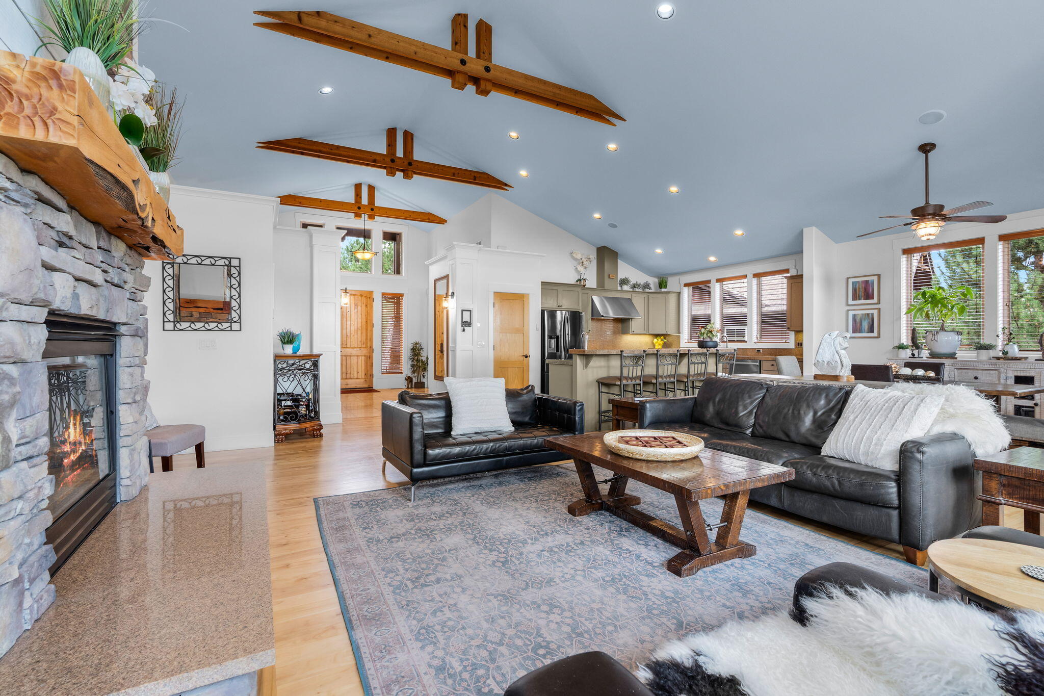 Bend, Oregon, 97702, United States, 4 Bedrooms Bedrooms, ,3 BathroomsBathrooms,Residential,Active,1913968