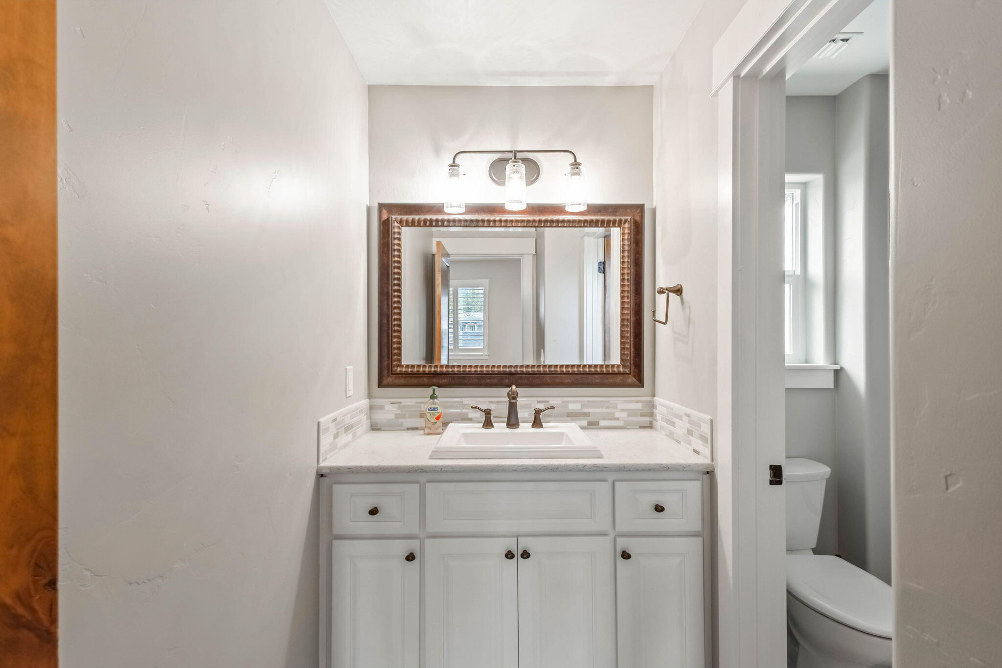 Bend, Oregon, 97702, United States, 4 Bedrooms Bedrooms, ,5 BathroomsBathrooms,Residential,Active,1726847