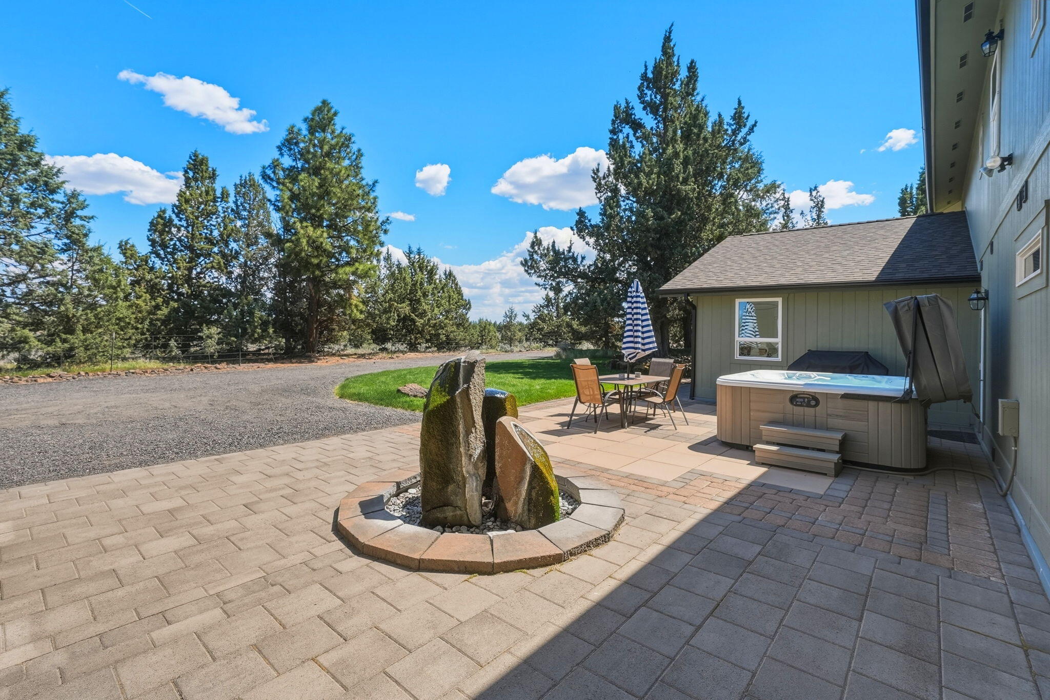 Bend, Oregon, 97702, United States, 3 Bedrooms Bedrooms, ,5 BathroomsBathrooms,Residential,Active,2045021